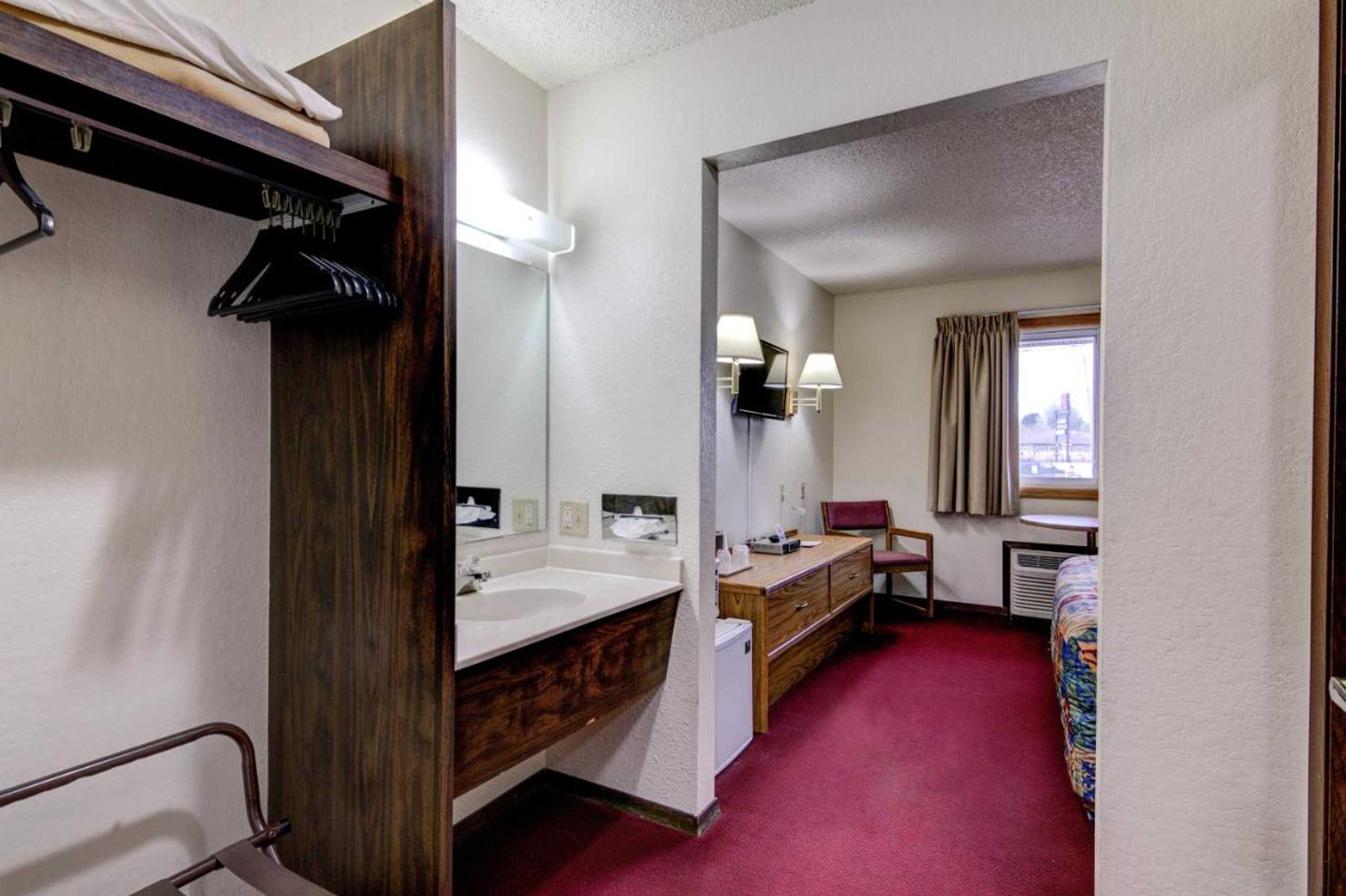 Gift card for Bloomer Inn & Suites