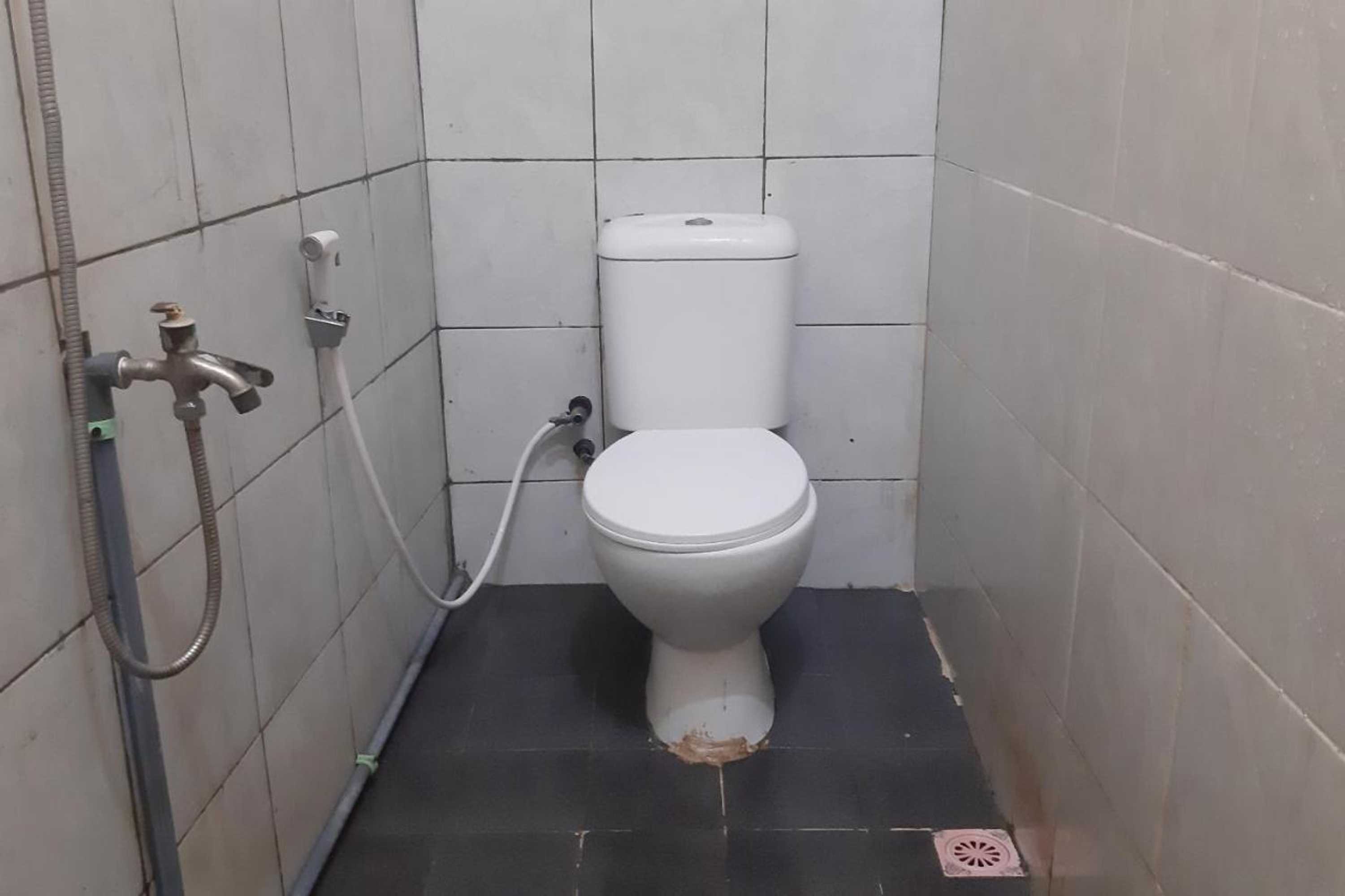 Gift card for De Luck Homestay Near Alun Alun Sidoarjo Mitra Reddoorz Gift card for De Luck Homestay Near Alun Alun Sidoarjo Mitra Reddoorz