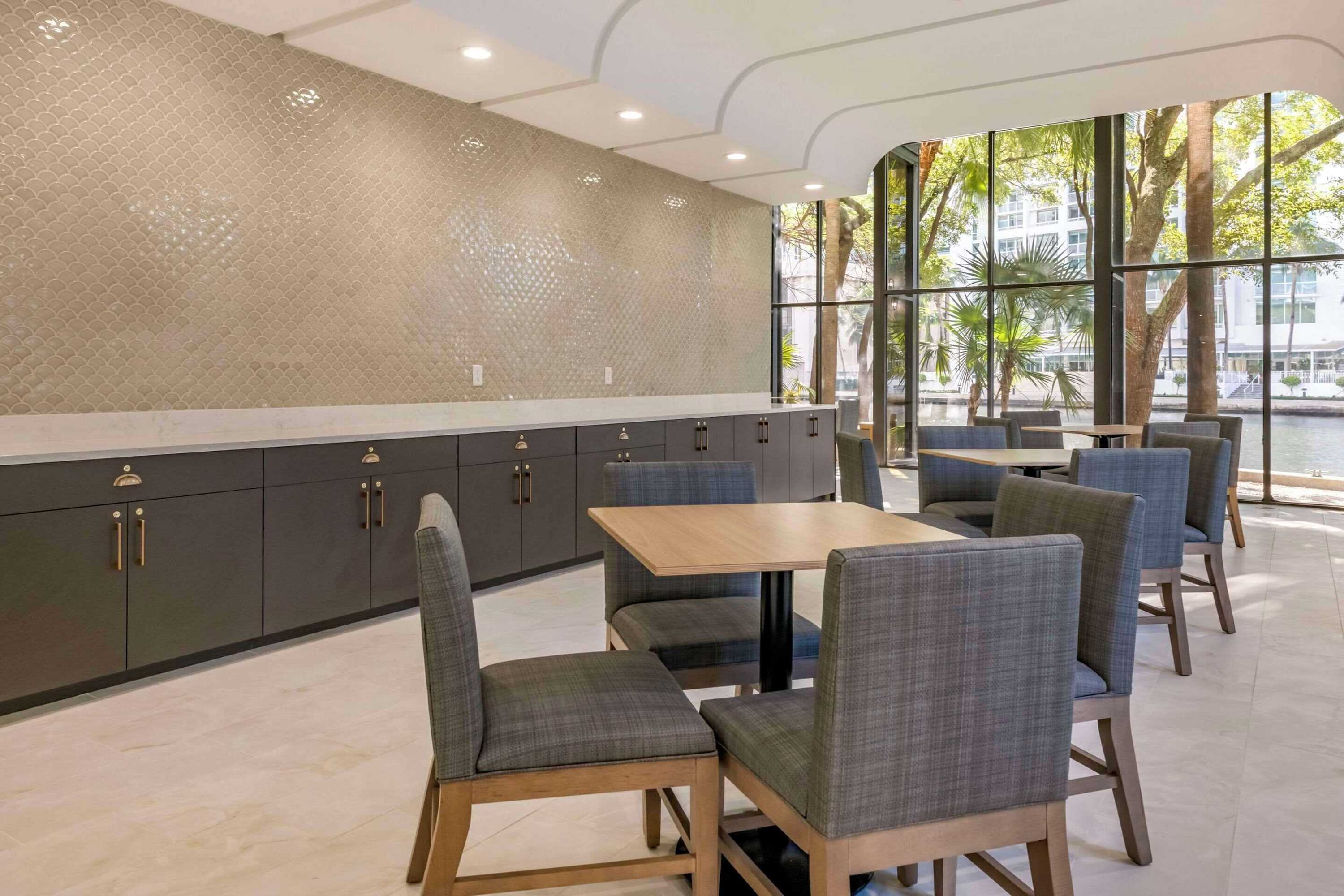 Gift card for Comfort Inn & Suites Downtown Brickell - Port of Miami Gift card for Comfort Inn & Suites Downtown Brickell - Port of Miami