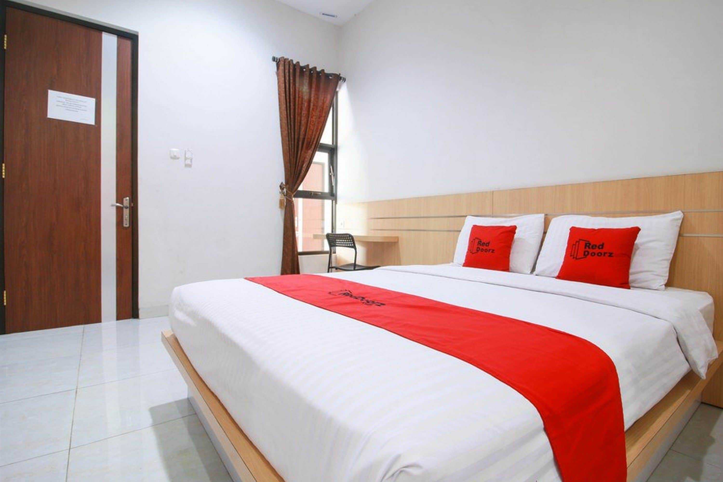 Gift card for Reddoorz Syariah Near Universitas Jenderal Soedirman Gift card for Reddoorz Syariah Near Universitas Jenderal Soedirman