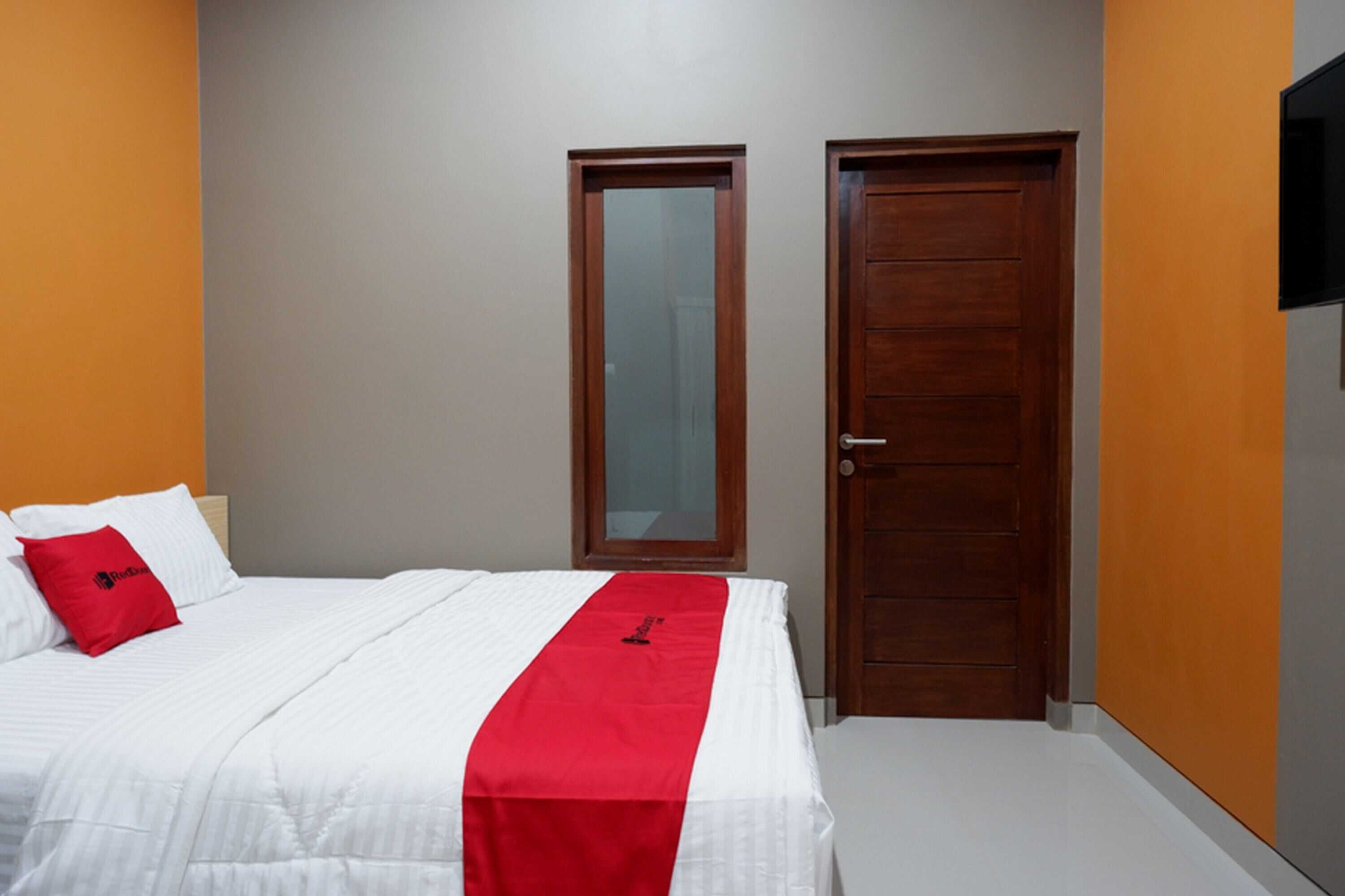 Gift card for Reddoorz Syariah Near Stasiun Tegal Gift card for Reddoorz Syariah Near Stasiun Tegal