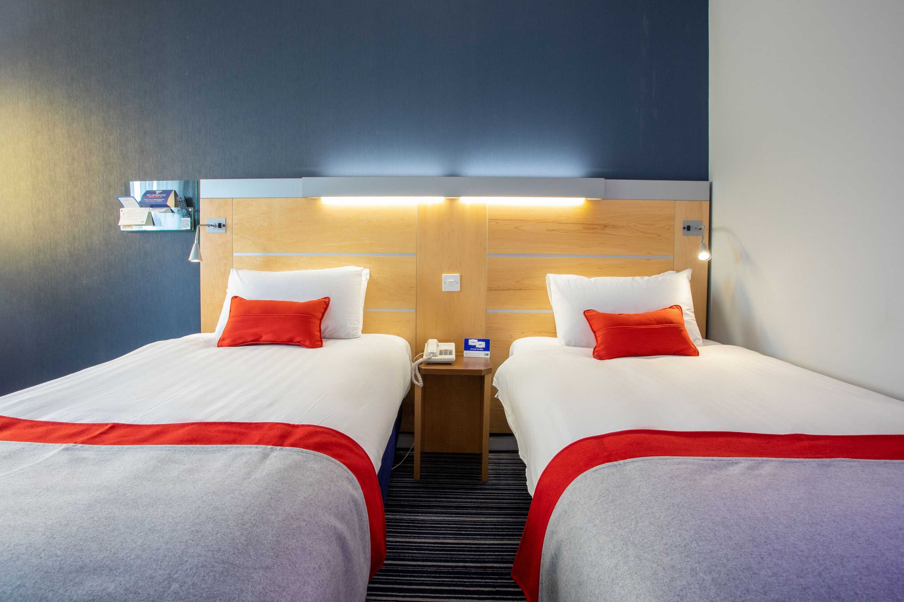 Gift card for Holiday Inn Express Dunfermline by Ihg Gift card for Holiday Inn Express Dunfermline by Ihg