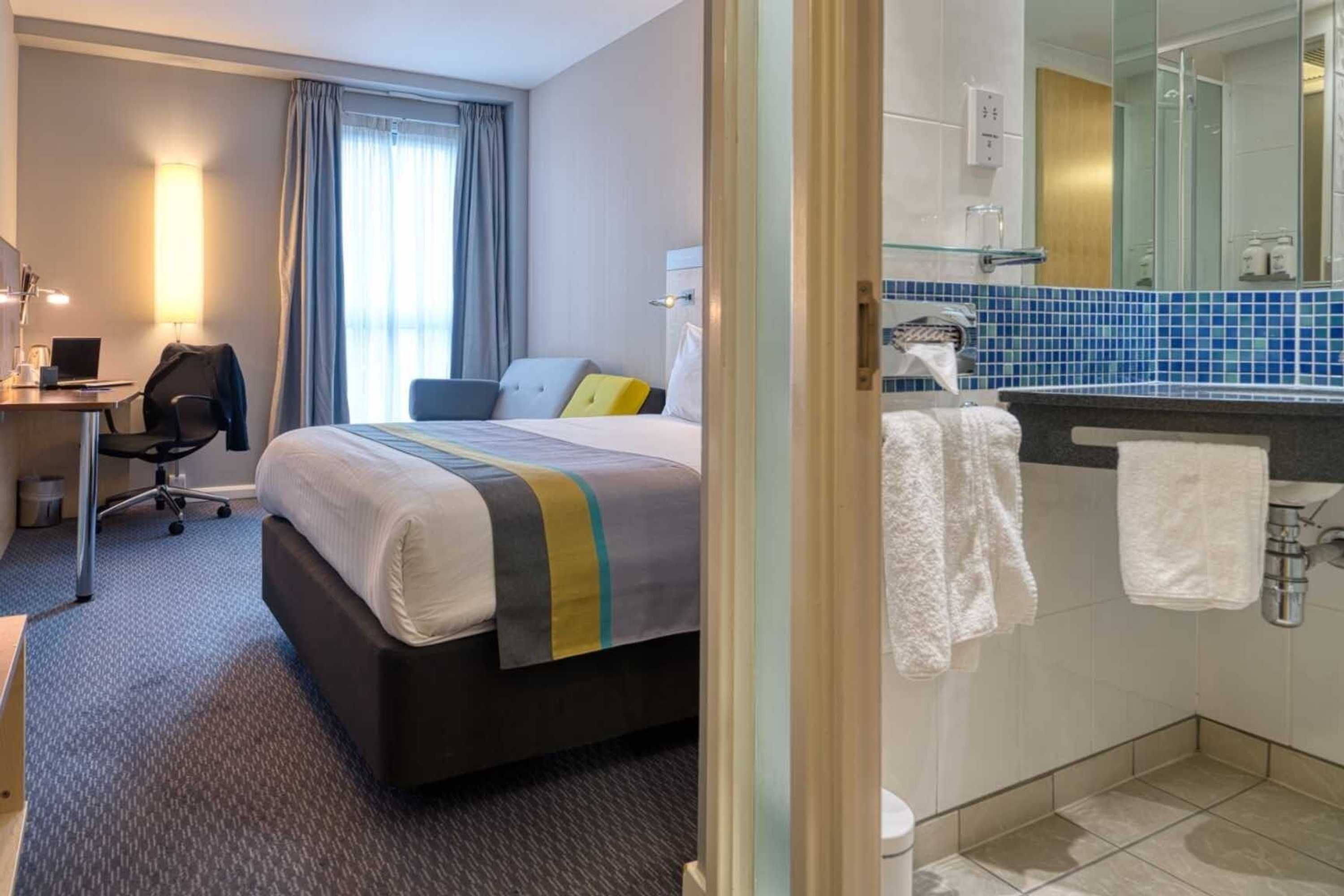 Gift card for Holiday Inn Express Hull City Centre by Ihg Gift card for Holiday Inn Express Hull City Centre by Ihg