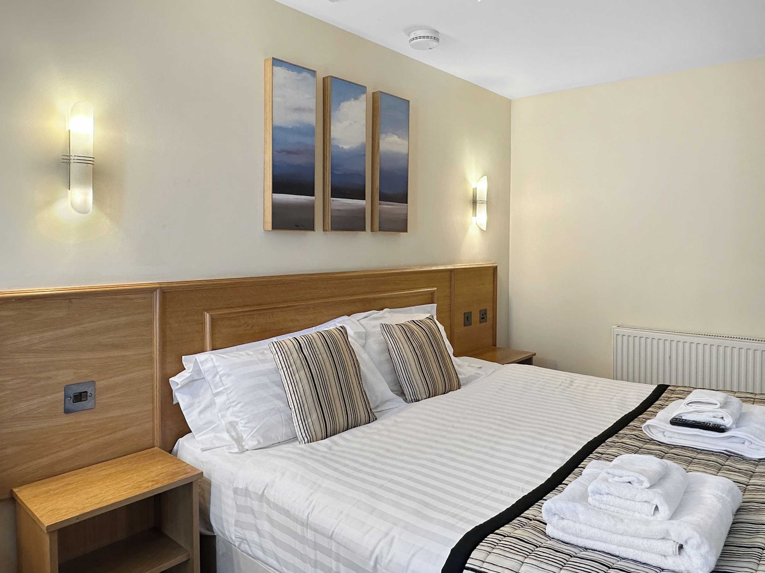 Gift card for Queens Mansions: Lakeland Suite