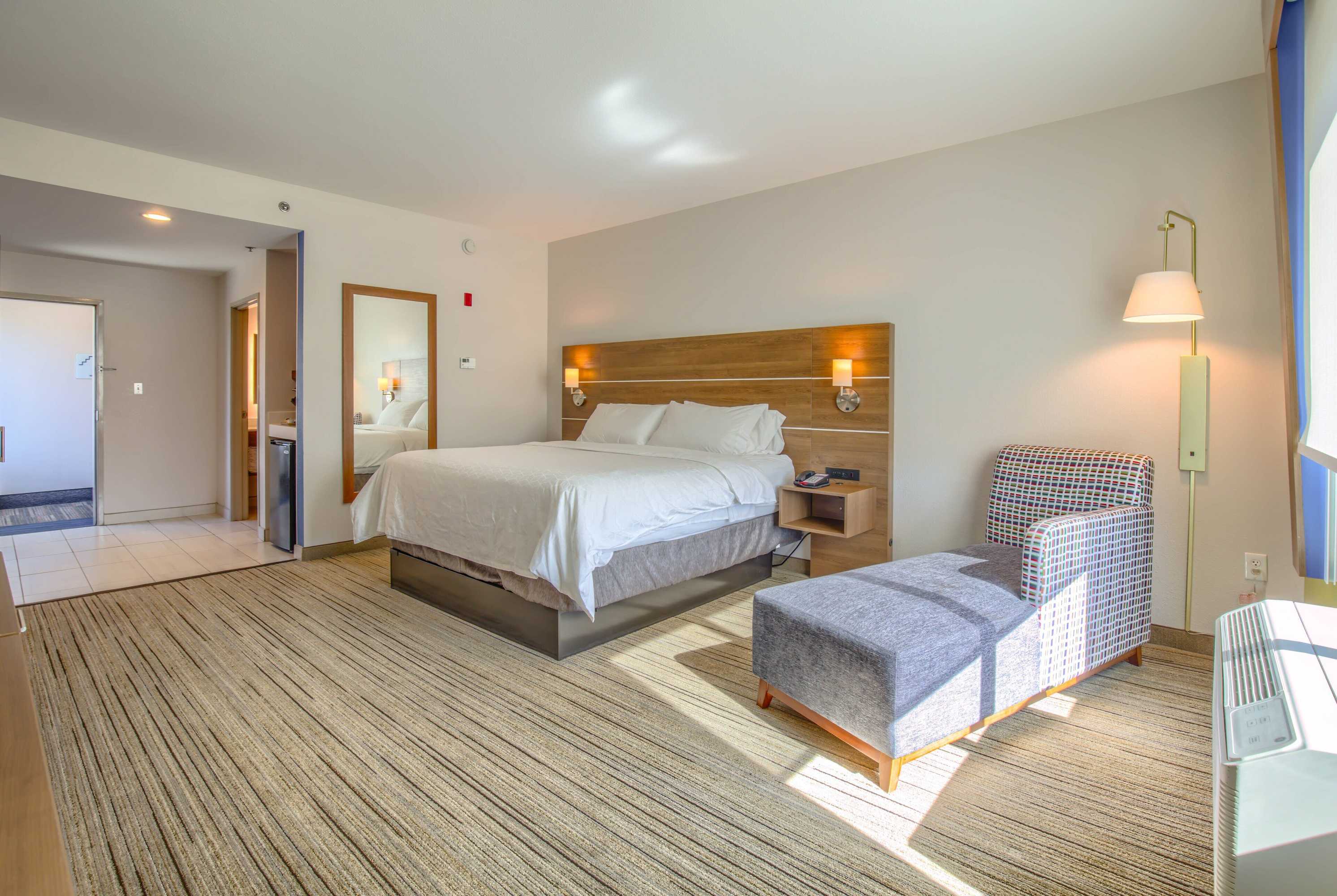 Gift card for Holiday Inn Express & Suites Gulf Shores by Ihg Gift card for Holiday Inn Express & Suites Gulf Shores by Ihg