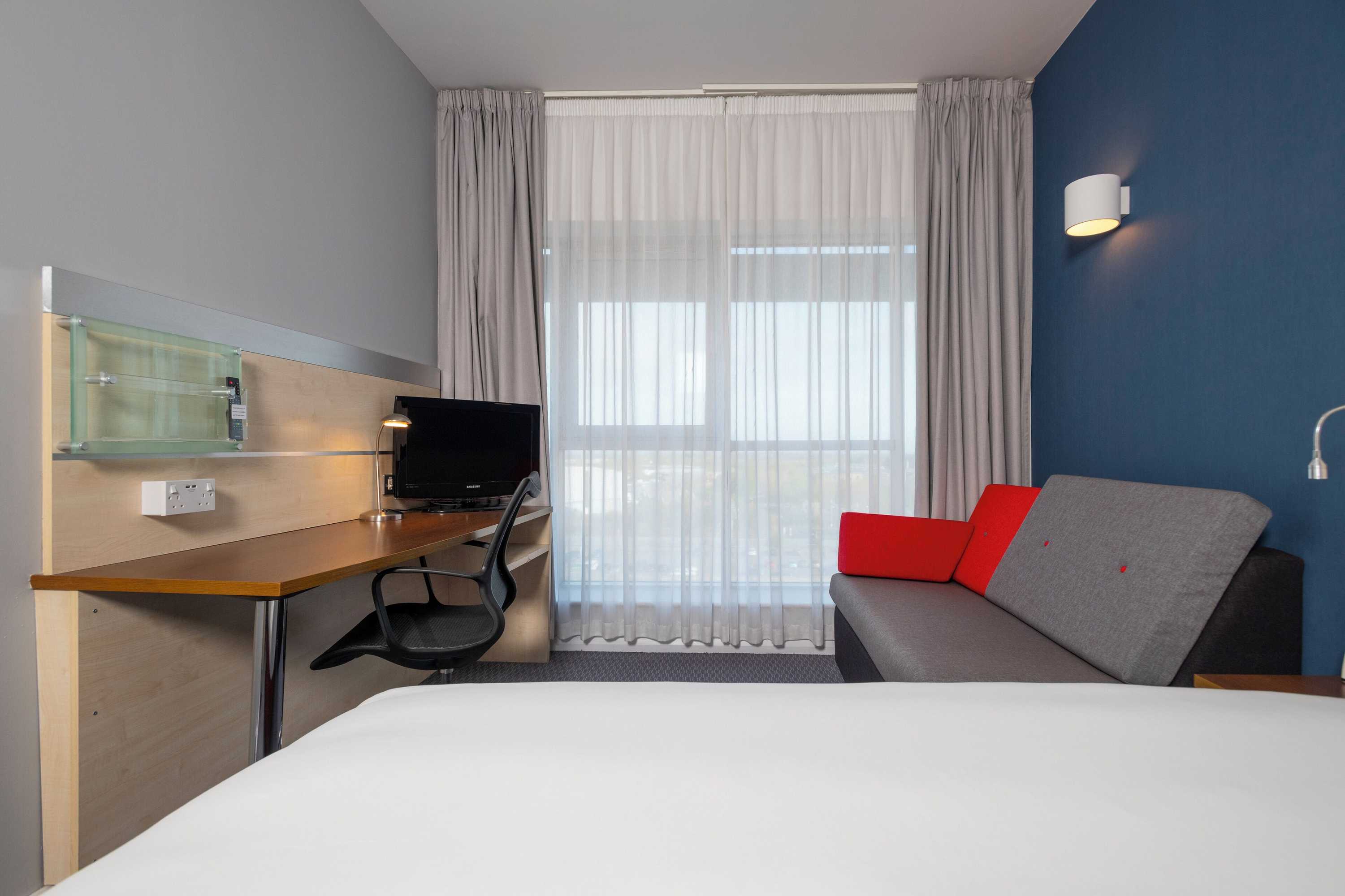 Gift card for Holiday Inn Express Swindon City Centre by Ihg Gift card for Holiday Inn Express Swindon City Centre by Ihg