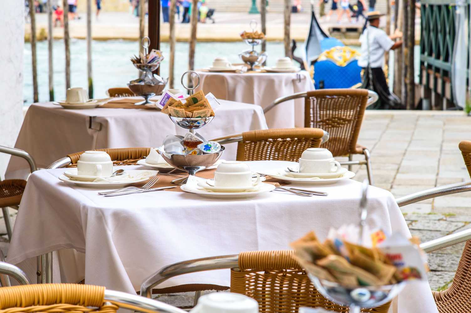 Gift card for Hotel Antiche Figure