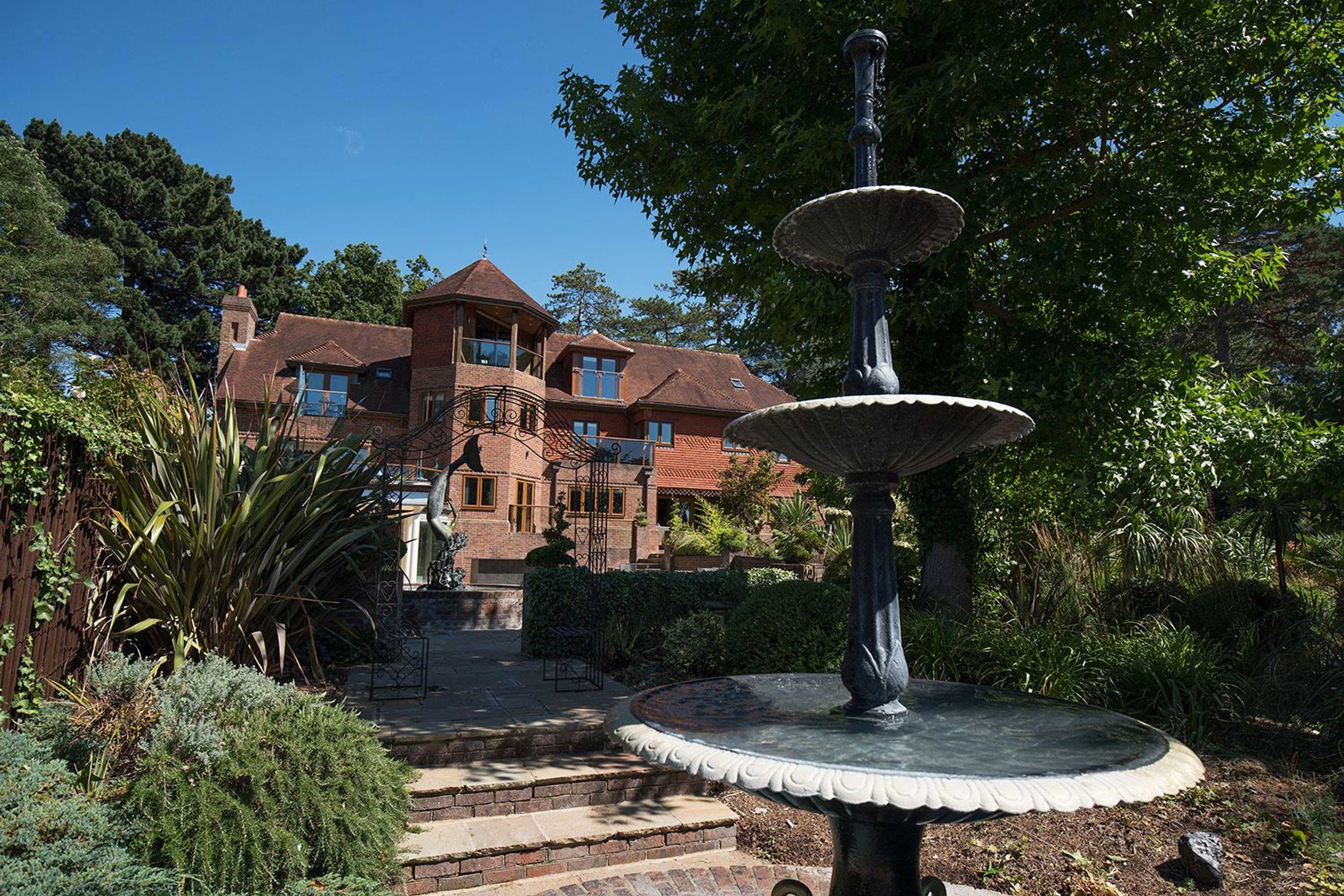 Gift card for Hamble Retreat House And Luxury Studios Gift card for Hamble Retreat House And Luxury Studios