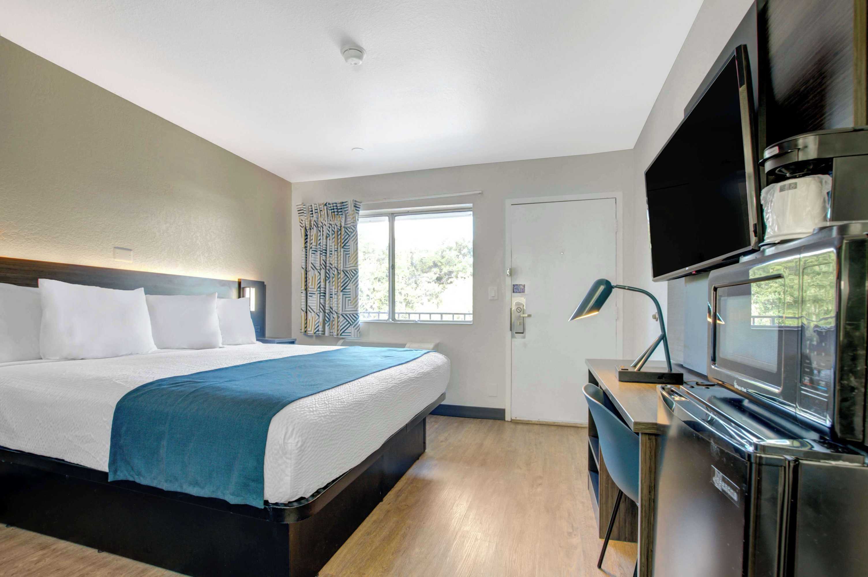 Gift card for Motel 6 Venice, FL Gift card for Motel 6 Venice, FL