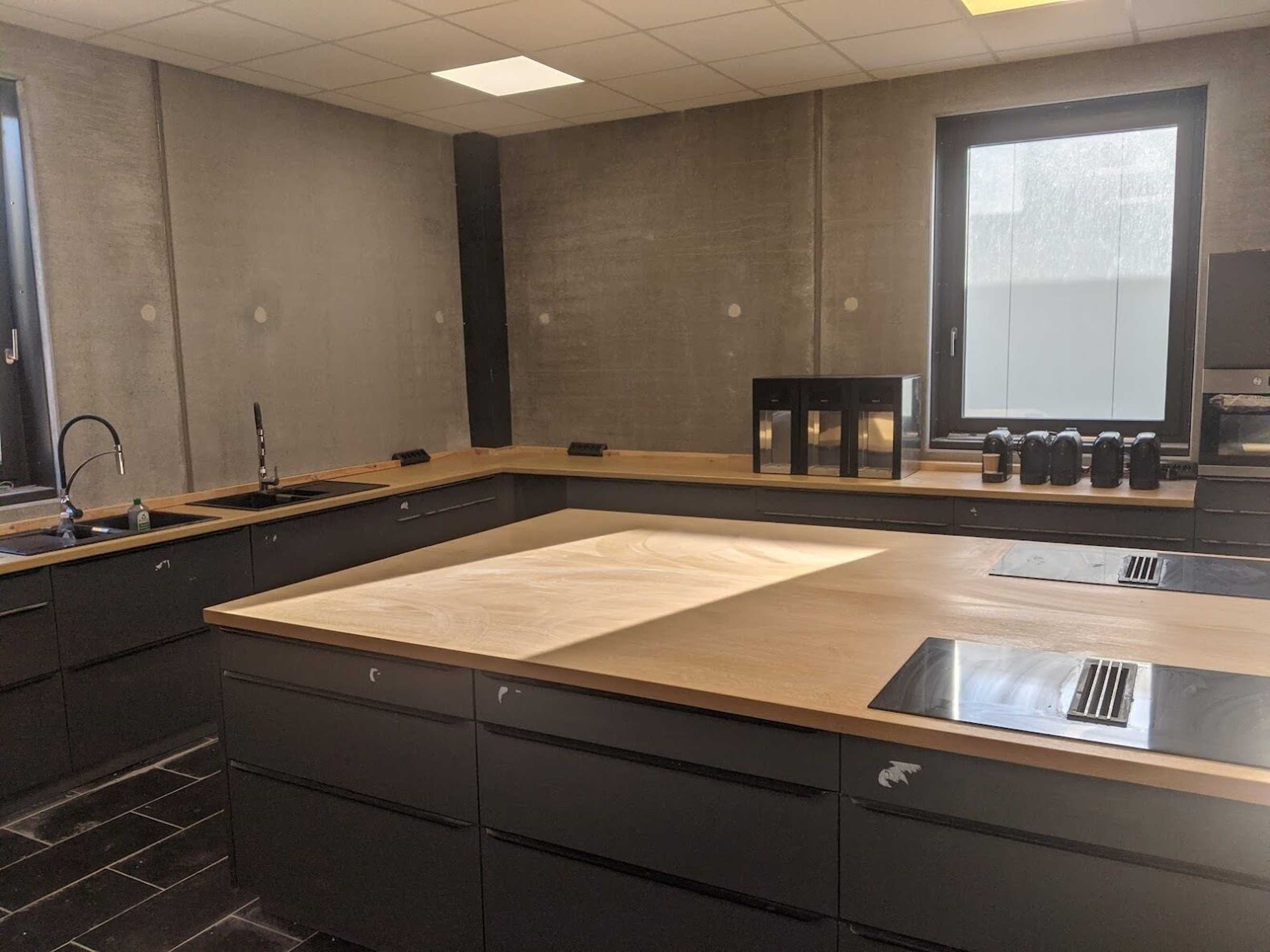 Gift card for Business-Motel, Free Xl-Parking, Wifi, Massage-Chairs, Sauna, Shared Kitchen, Breakfast 2go, Free Soda, Coffee