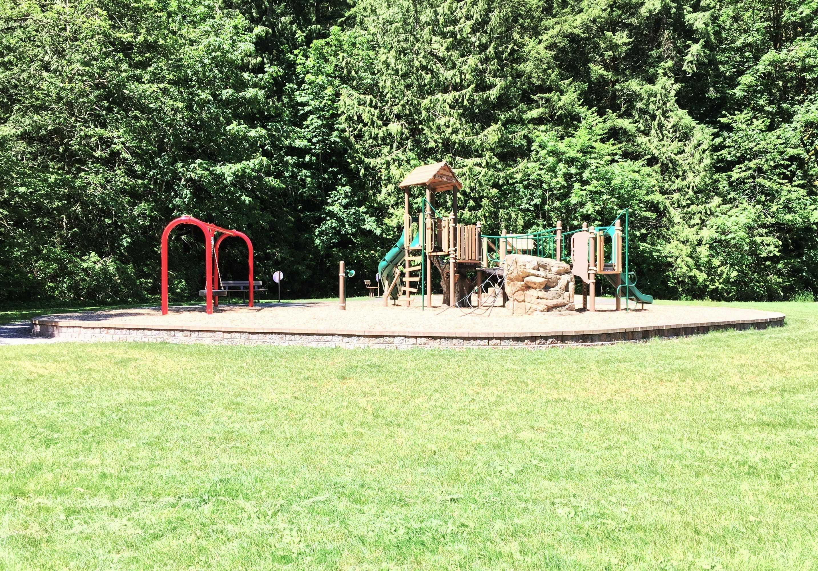 Gift card for 83mf - Lakeside - Hot Tub - Wifi - Bbq - Dock - Sleeps 4 NO Pets Gift card for 83mf - Lakeside - Hot Tub - Wifi - Bbq - Dock - Sleeps 4 NO Pets