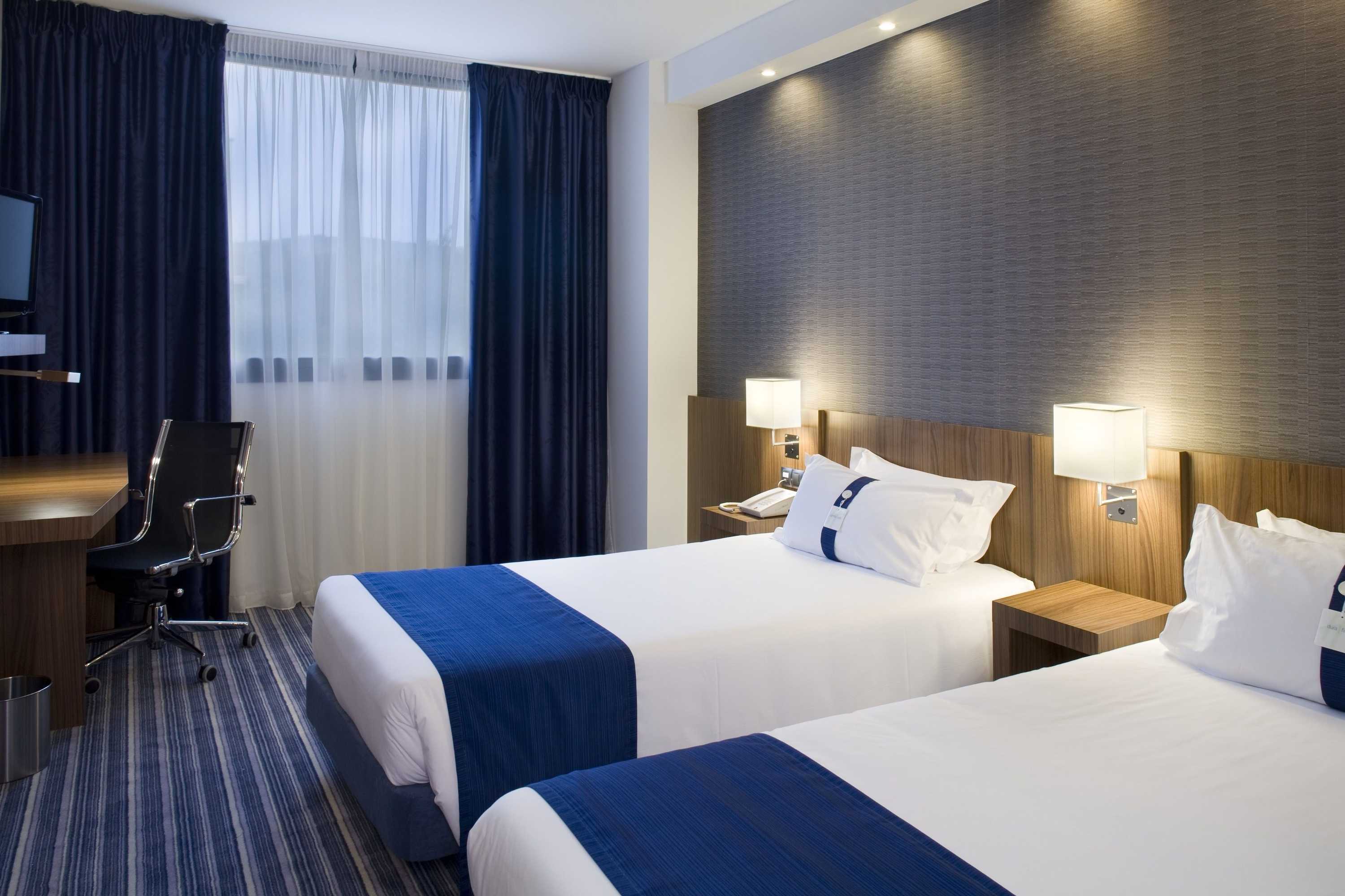 Gift card for Holiday Inn Express Campo De Gibraltar - Barrios by Ihg Gift card for Holiday Inn Express Campo De Gibraltar - Barrios by Ihg