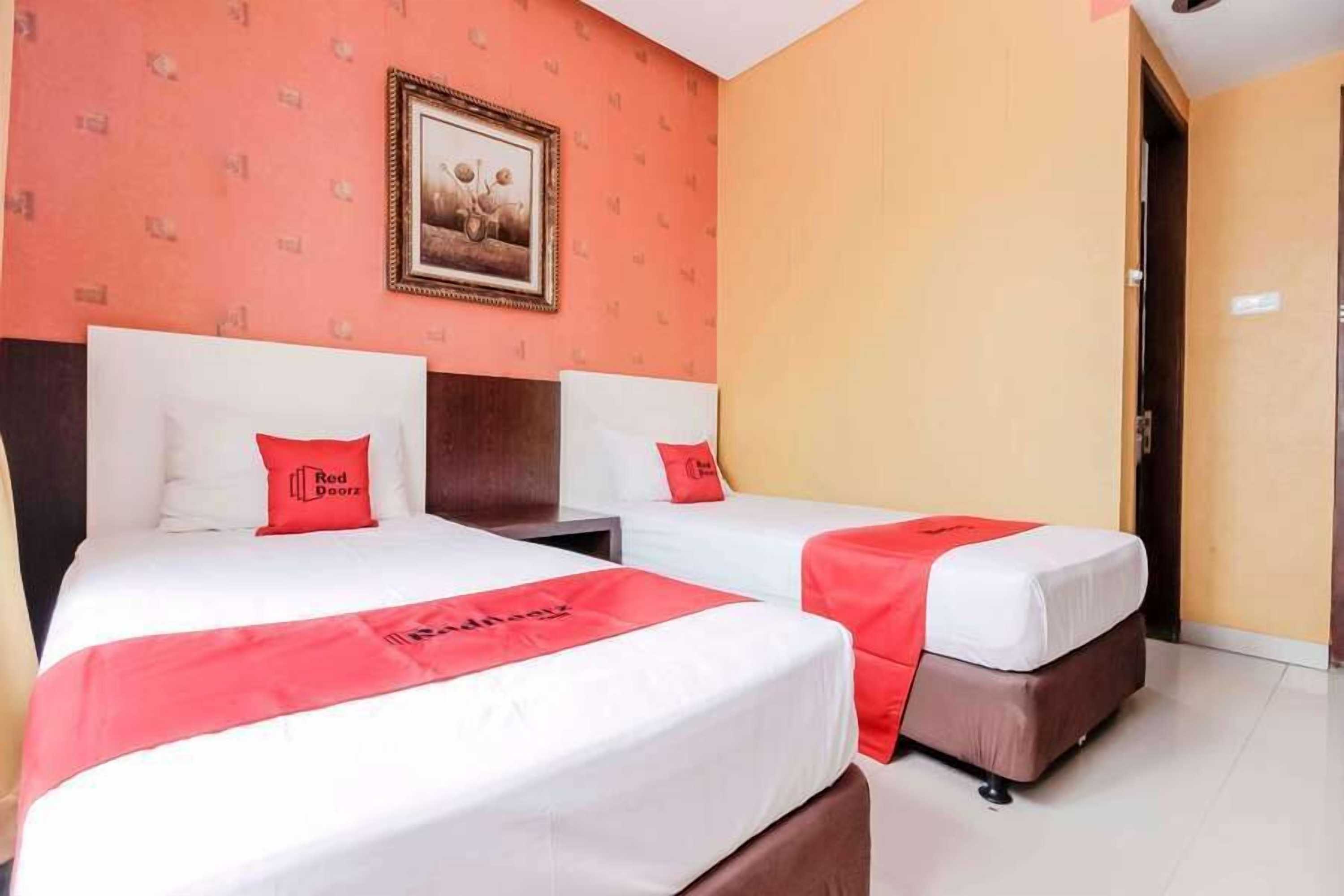 Gift card for Reddoorz Near Pasar Pagi Cirebon Gift card for Reddoorz Near Pasar Pagi Cirebon