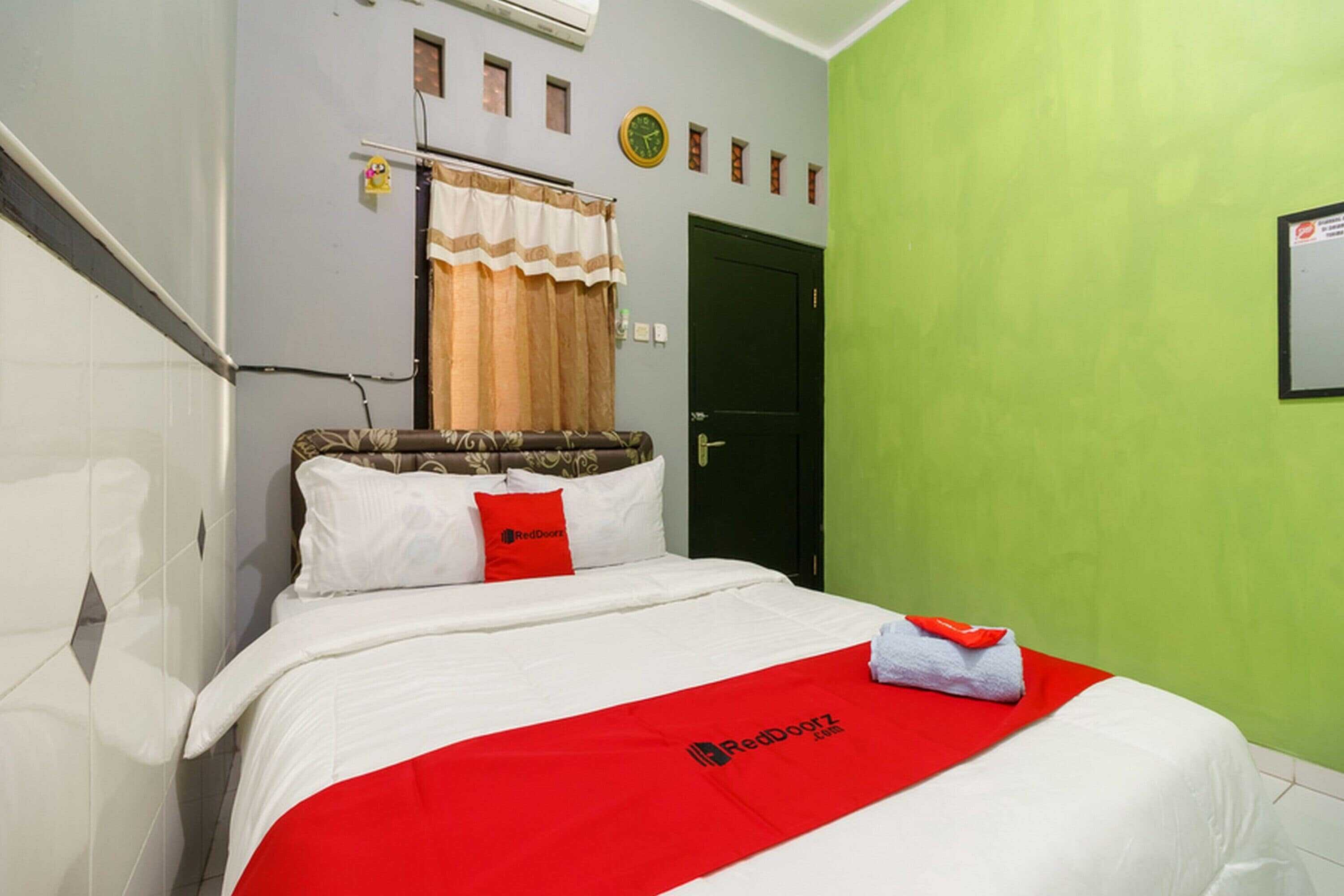 Gift card for Reddoorz Syariah Near Ciledug Station Gift card for Reddoorz Syariah Near Ciledug Station