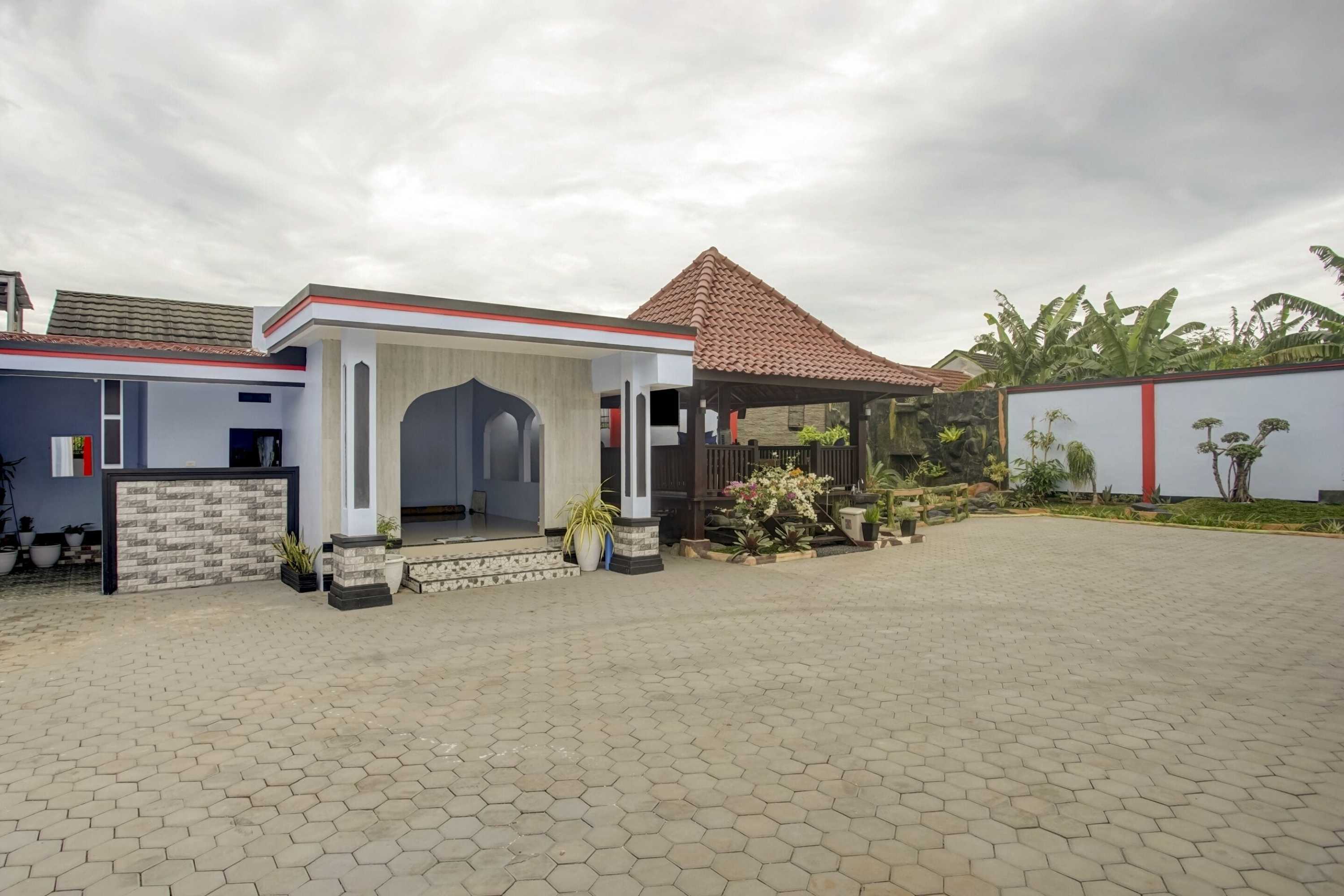 Gift card for Oyo Life 3982 Azka Homestay Syariah Gift card for Oyo Life 3982 Azka Homestay Syariah