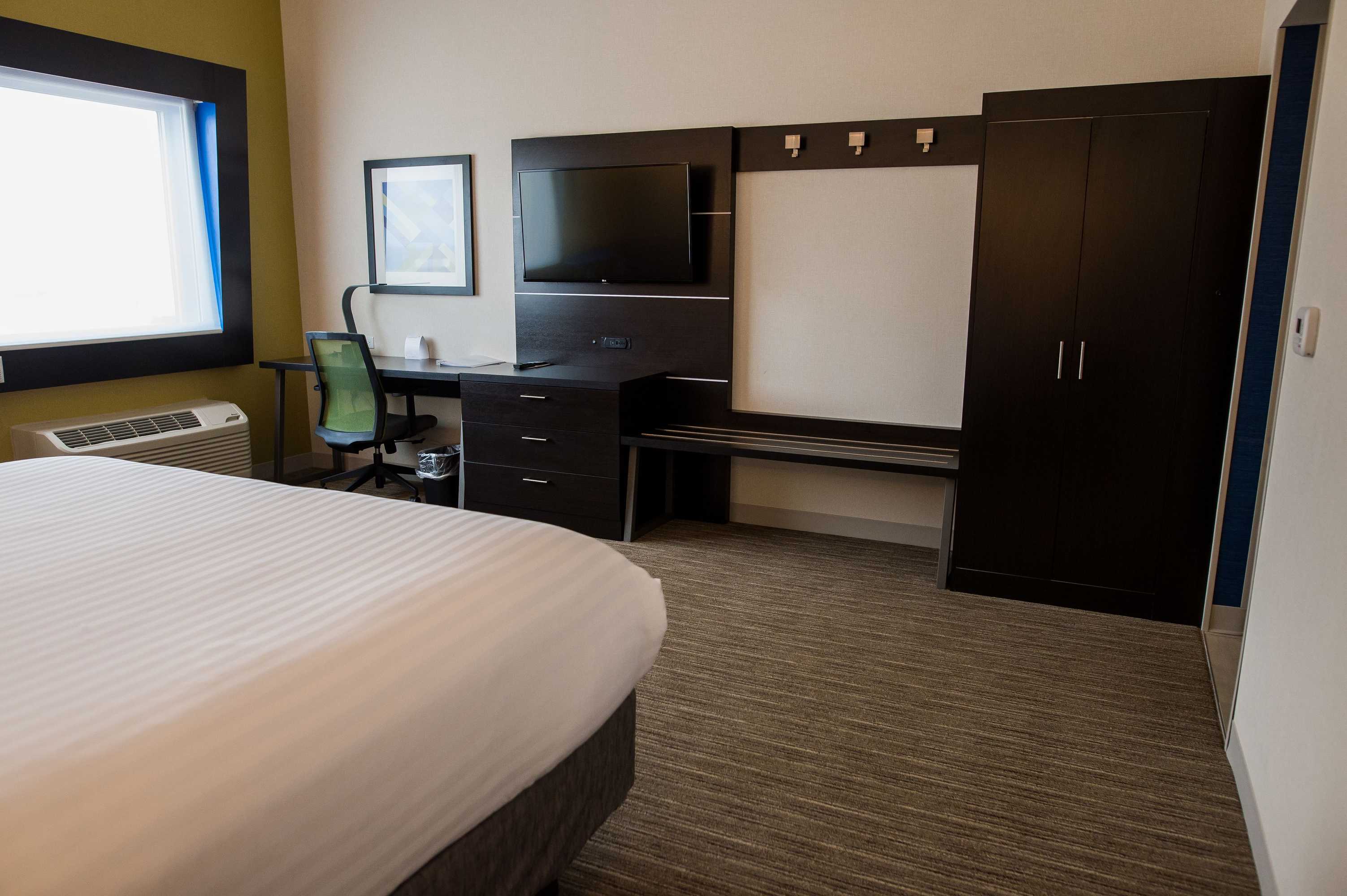 Gift card for Holiday Inn Express & Suites Marietta by Ihg Gift card for Holiday Inn Express & Suites Marietta by Ihg