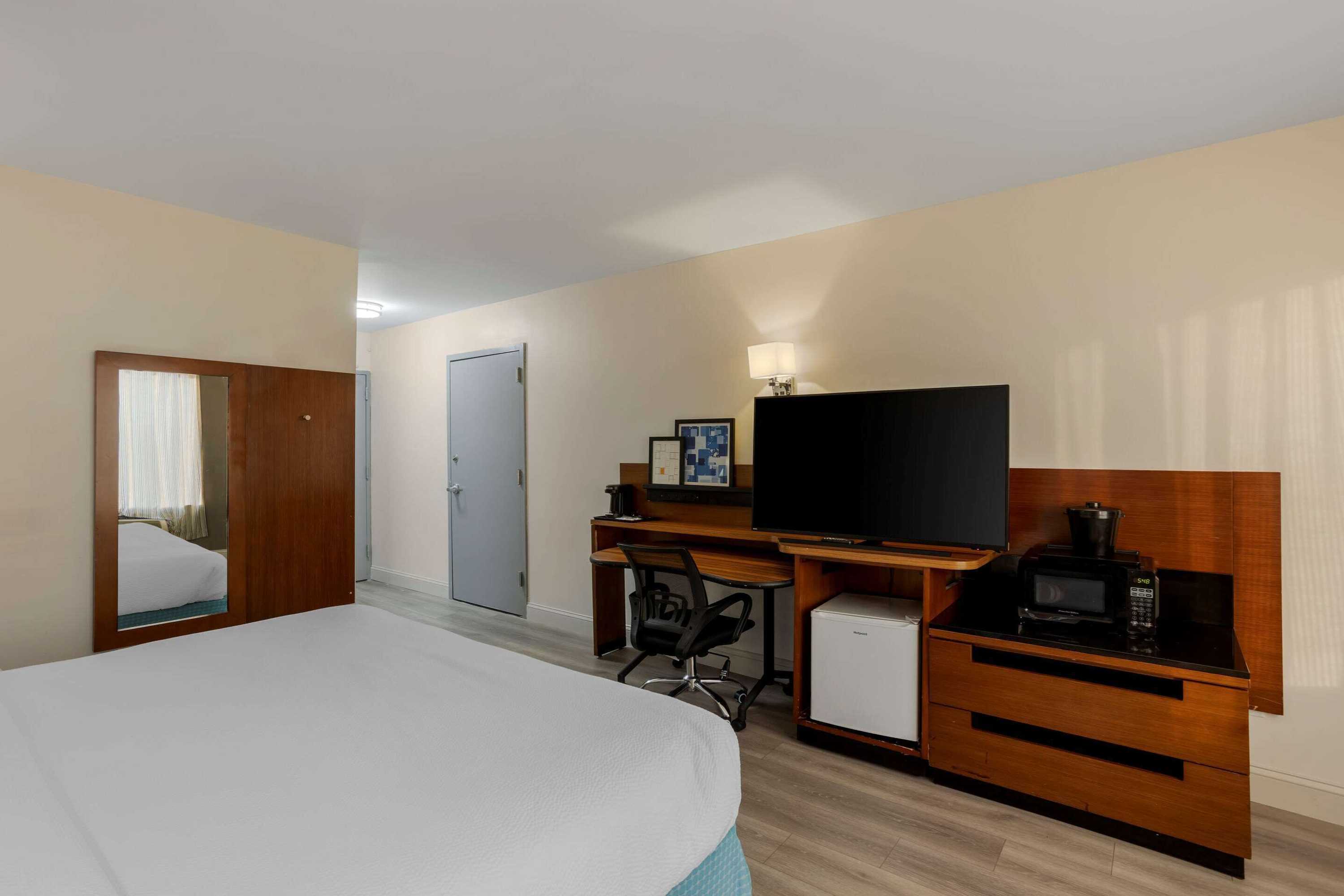 Gift card for Comfort Inn & Suites Mt Laurel-Philadelphia Gift card for Comfort Inn & Suites Mt Laurel-Philadelphia