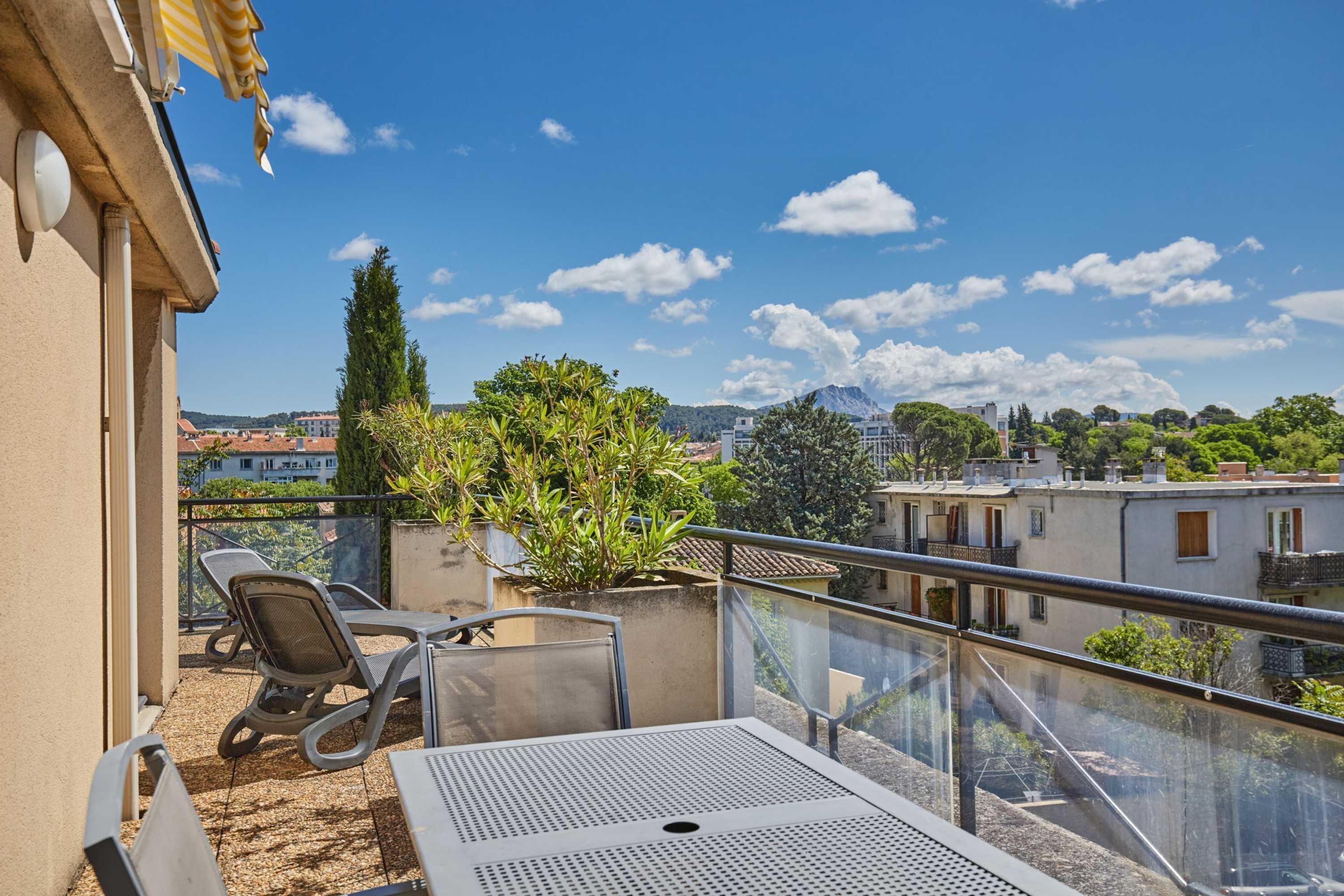Gift card for Appart Hotel Odalys City Aix en Provence Les Floridianes Gift card for Appart Hotel Odalys City Aix en Provence Les Floridianes