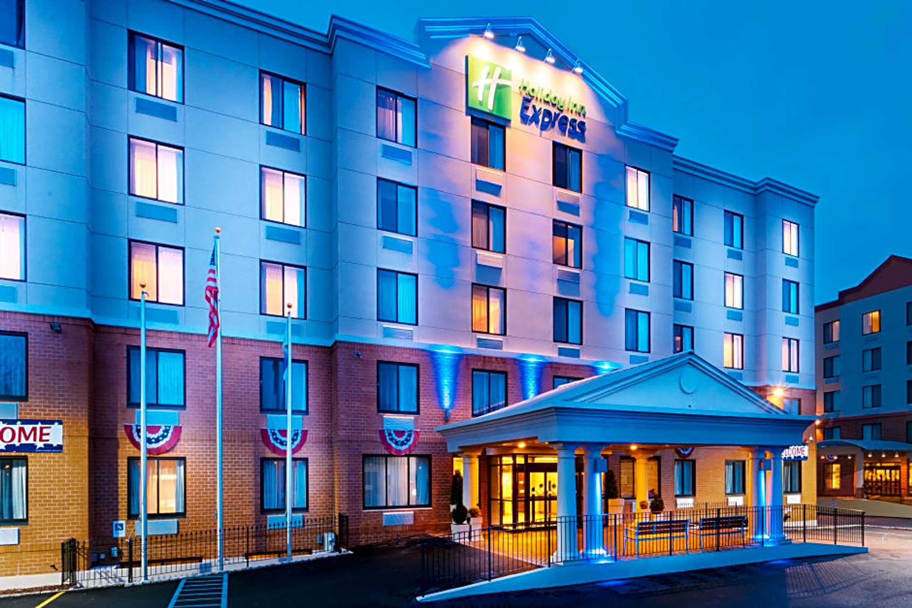 Gift card for Country Inn & Suites by Radisson, Staten Island