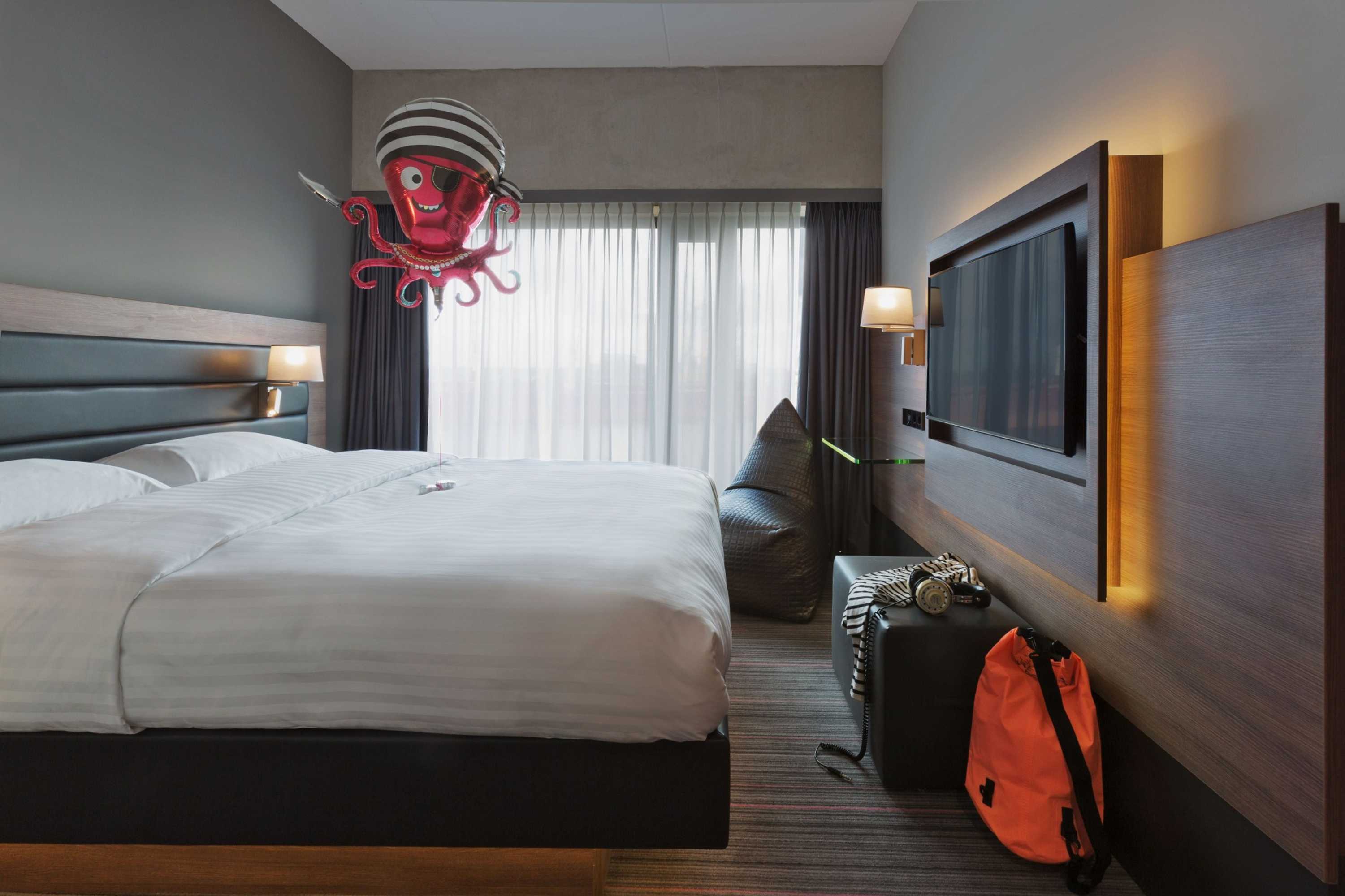Gift card for Moxy Amsterdam Houthavens Gift card for Moxy Amsterdam Houthavens