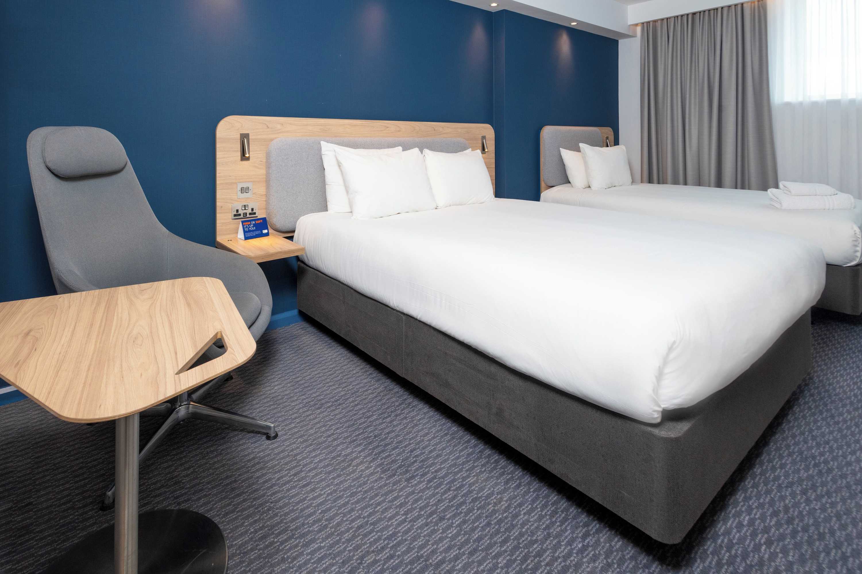 Gift card for Holiday Inn Express Swindon City Centre by Ihg Gift card for Holiday Inn Express Swindon City Centre by Ihg