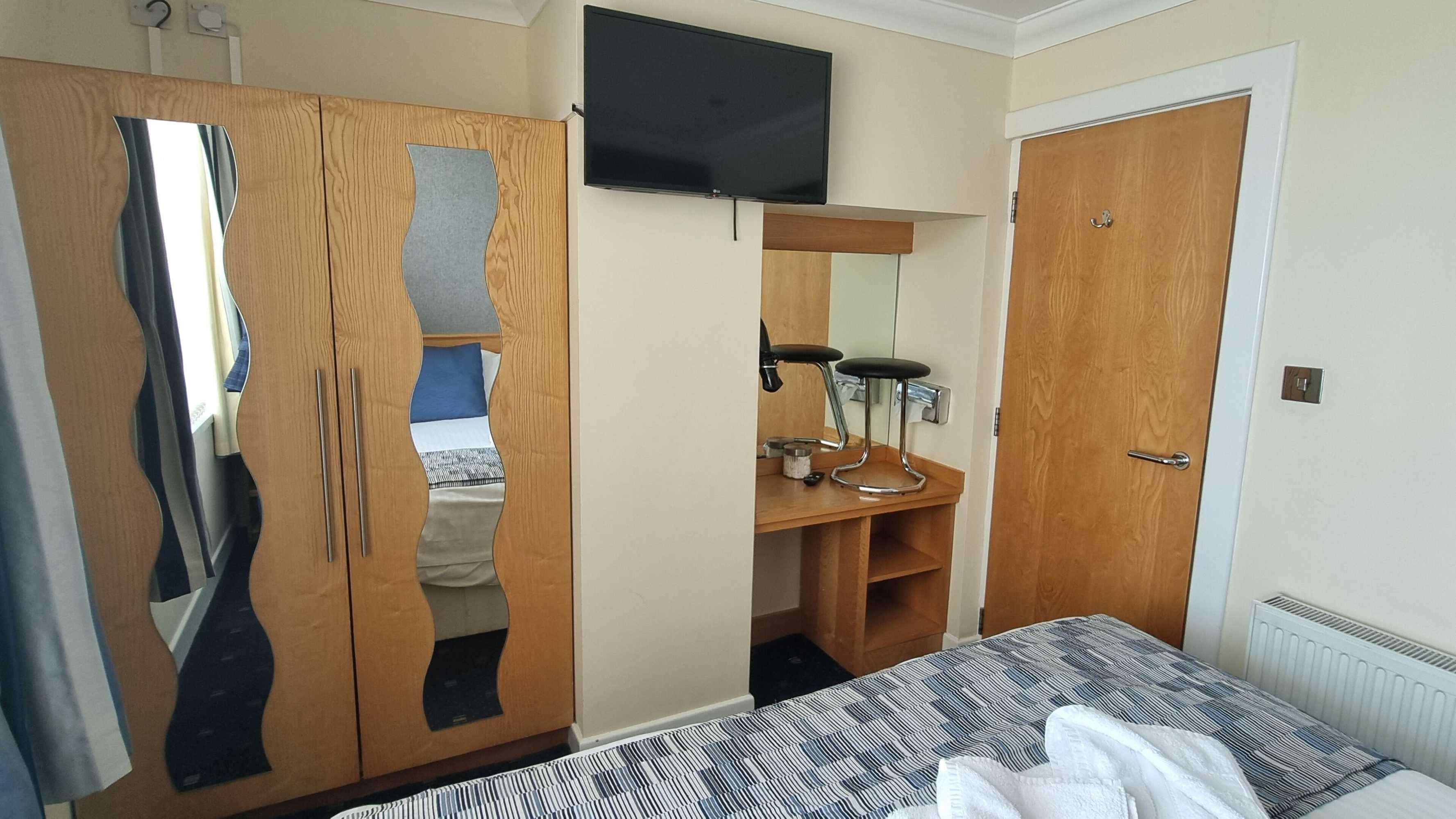 Gift card for Queens Mansions: Lakeland Suite