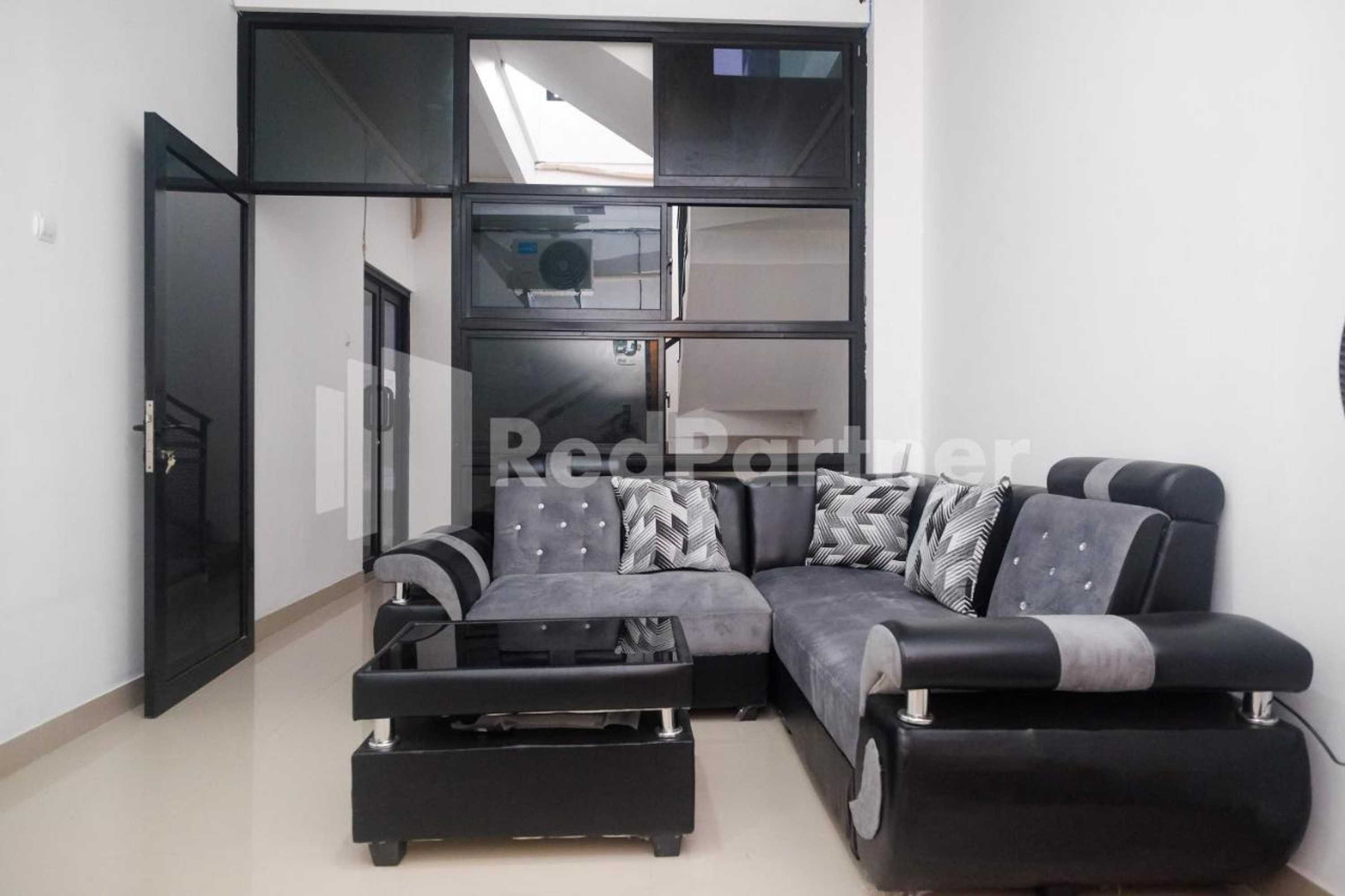 Gift card for River House Mitra Reddoorz Gift card for River House Mitra Reddoorz