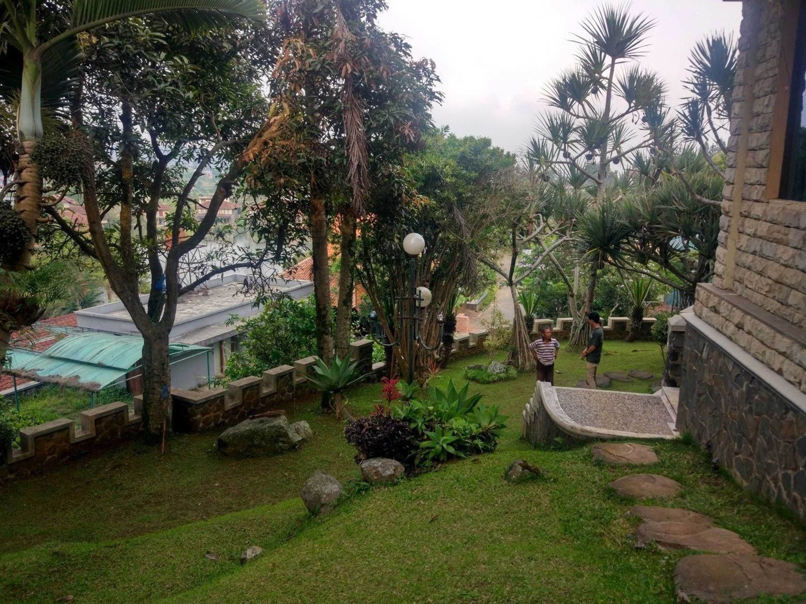 Gift card for Villa Beverly Hills Puncak For 50 Pax Gift card for Villa Beverly Hills Puncak For 50 Pax