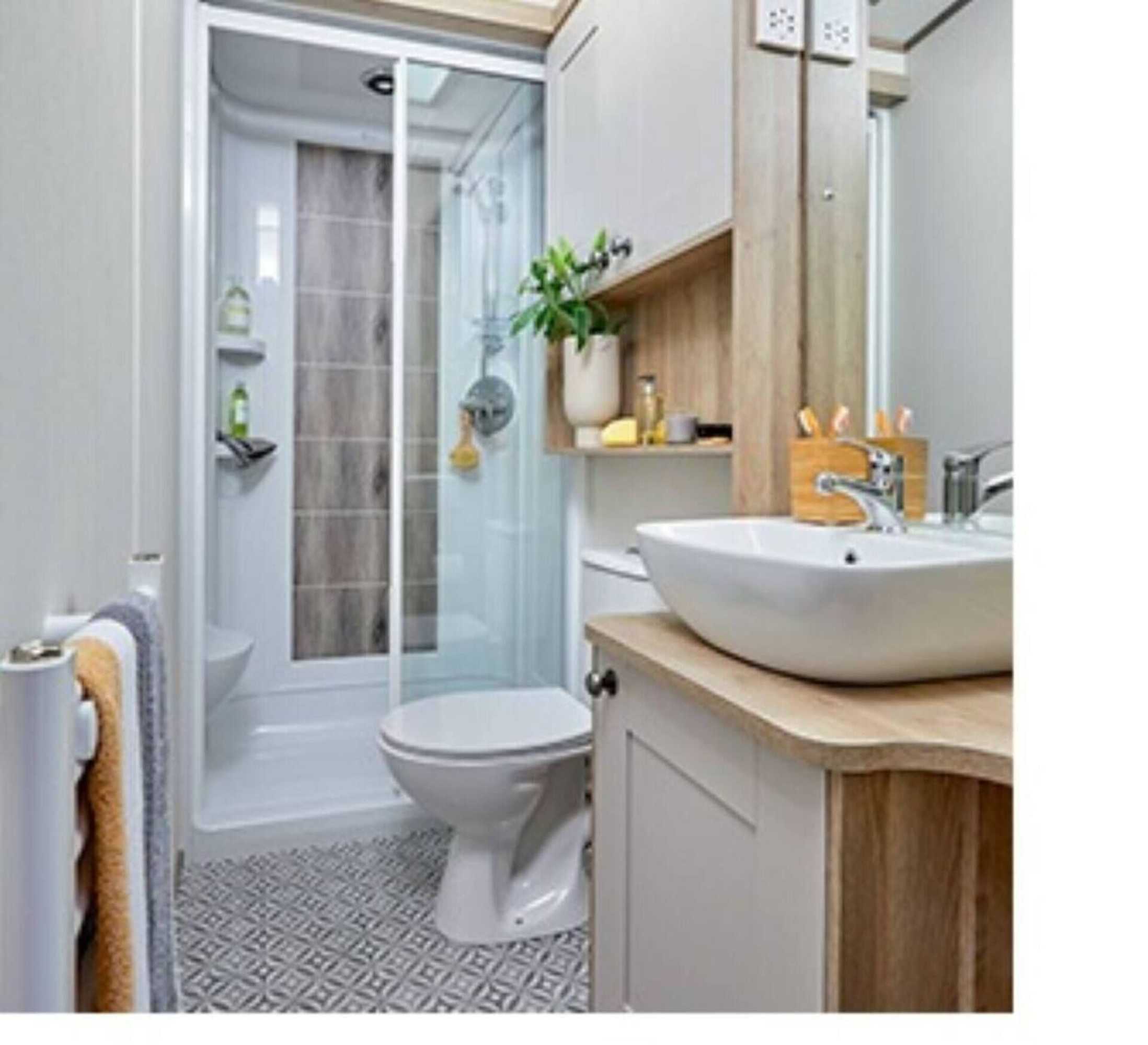 Gift card for Captivating Bluebell Lodge 2-Bed Cotswolds Caravan Gift card for Captivating Bluebell Lodge 2-Bed Cotswolds Caravan
