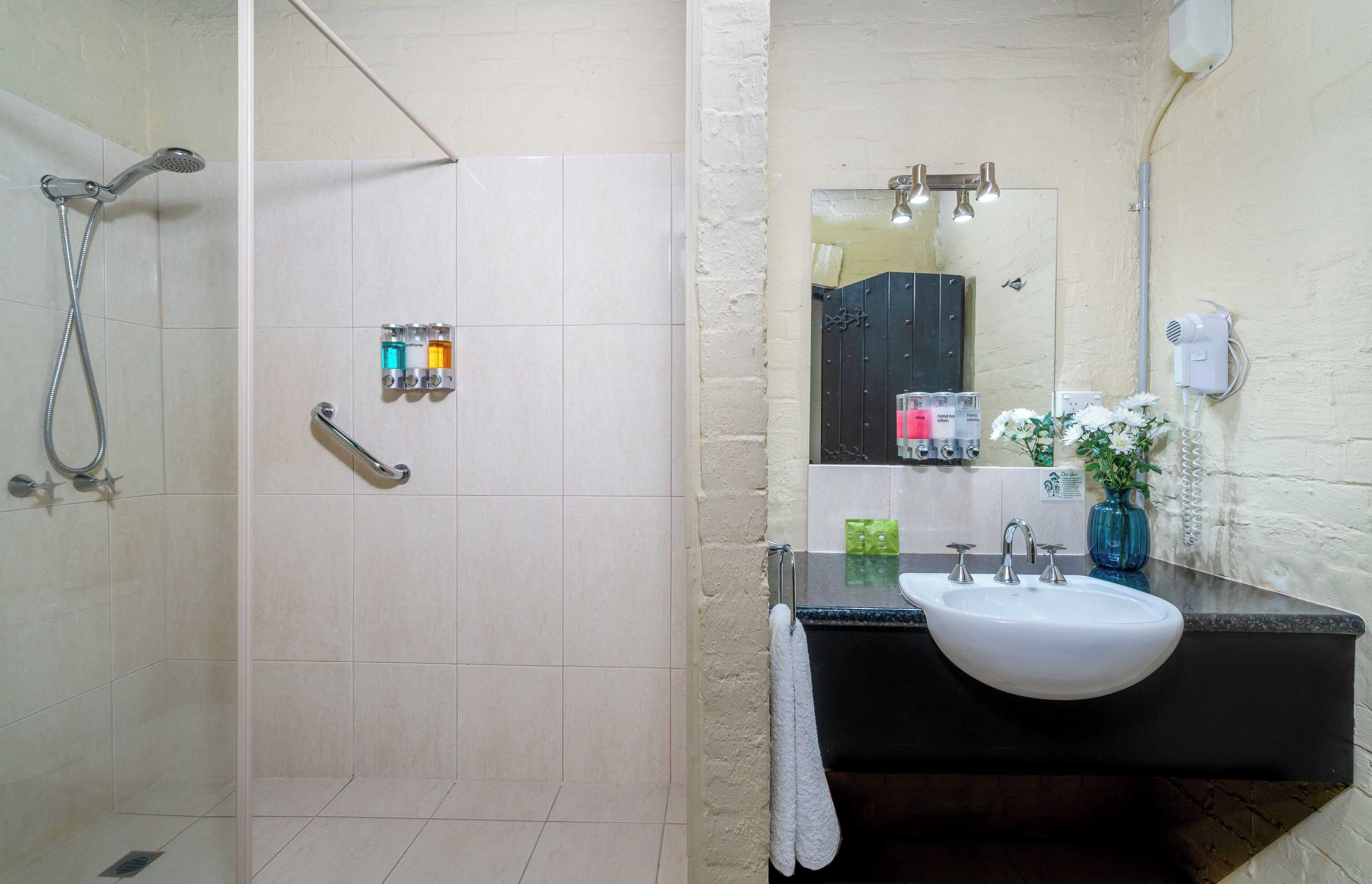 Gift card for Leisure Inn Penny Royal Hotel & Apartments Gift card for Leisure Inn Penny Royal Hotel & Apartments