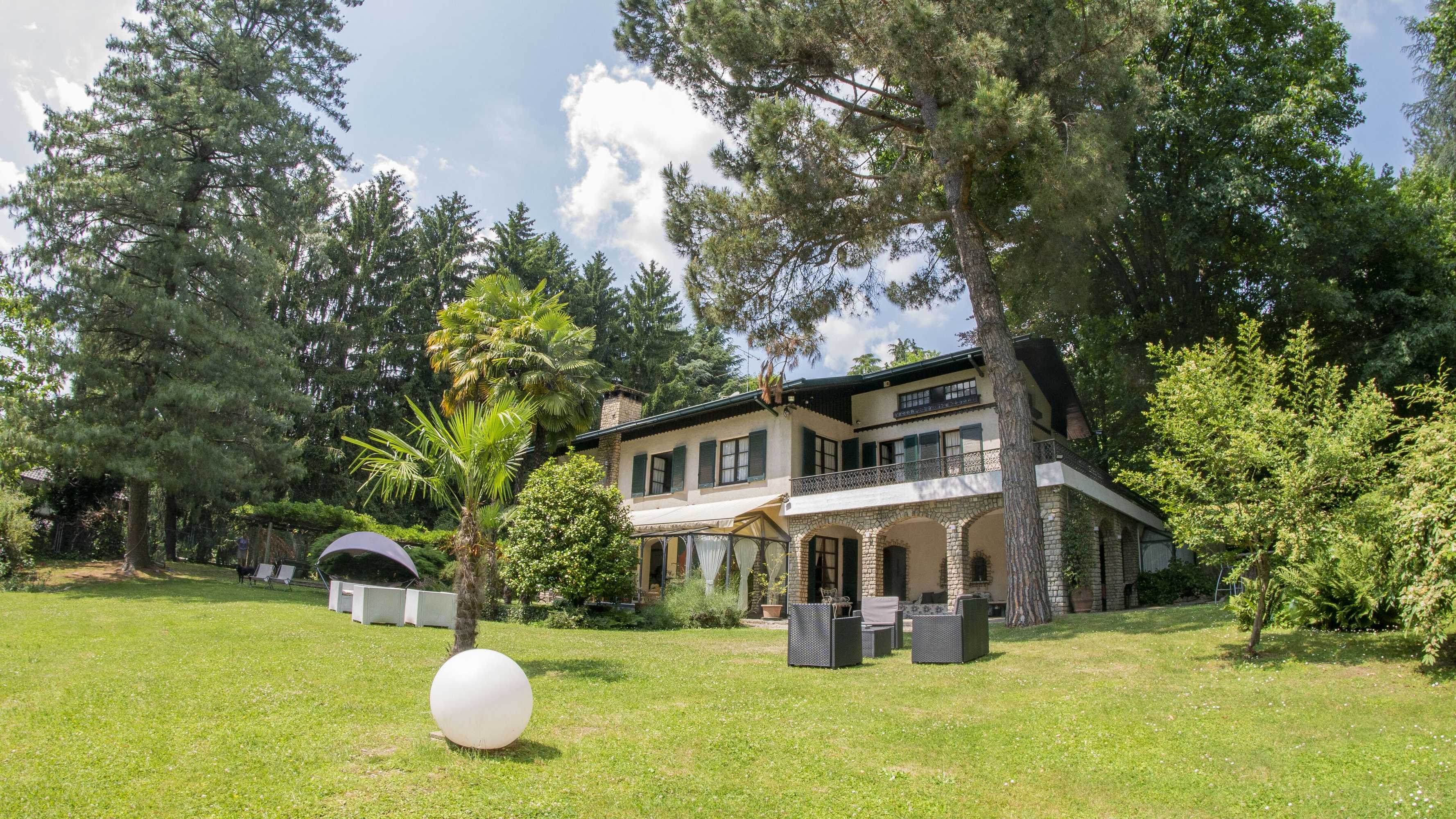 Gift card for Wonderful Villa Between Como And Milano Gift card for Wonderful Villa Between Como And Milano