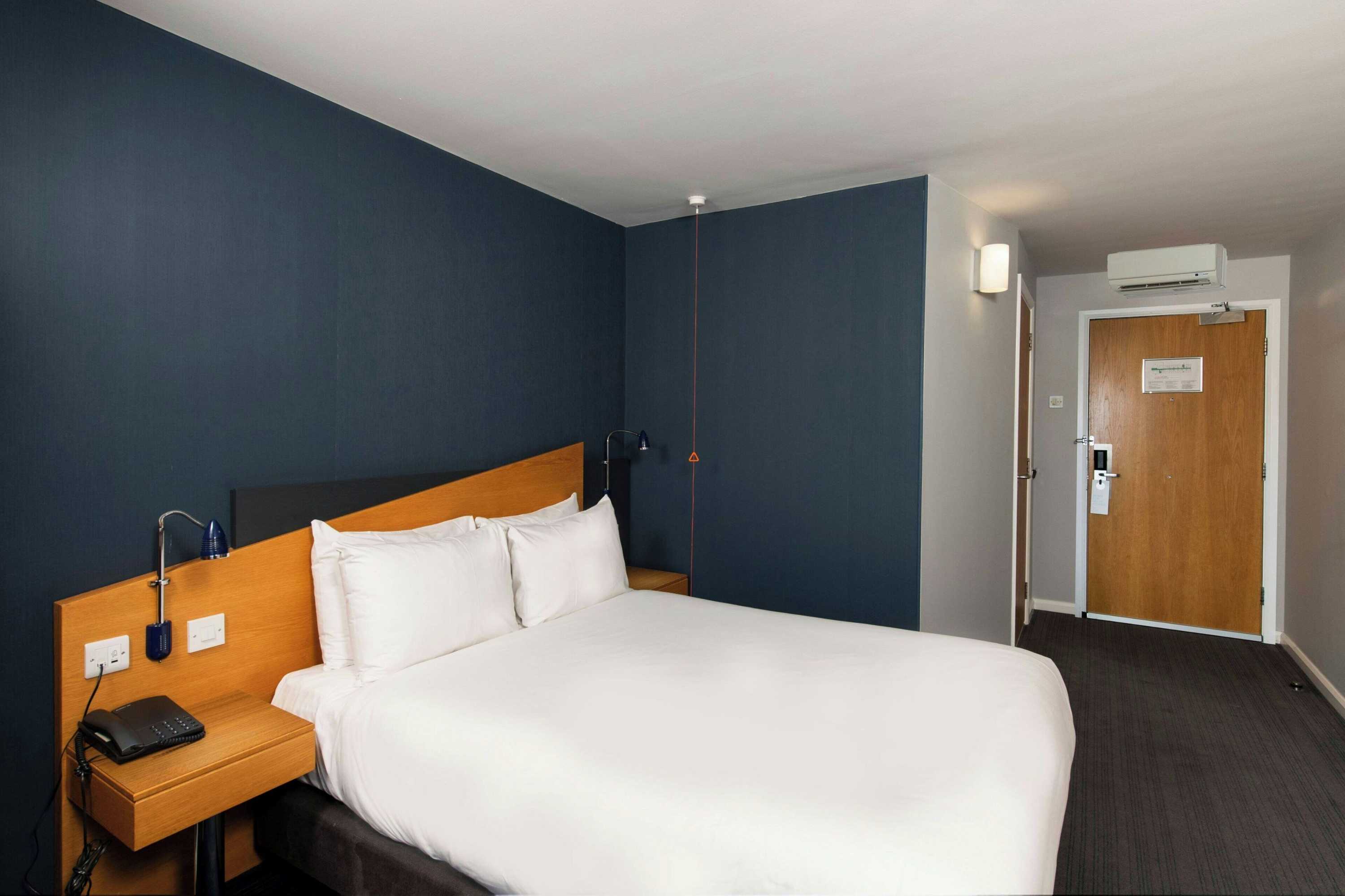 Gift card for Holiday Inn Express Stoke On Trent by Ihg Gift card for Holiday Inn Express Stoke On Trent by Ihg