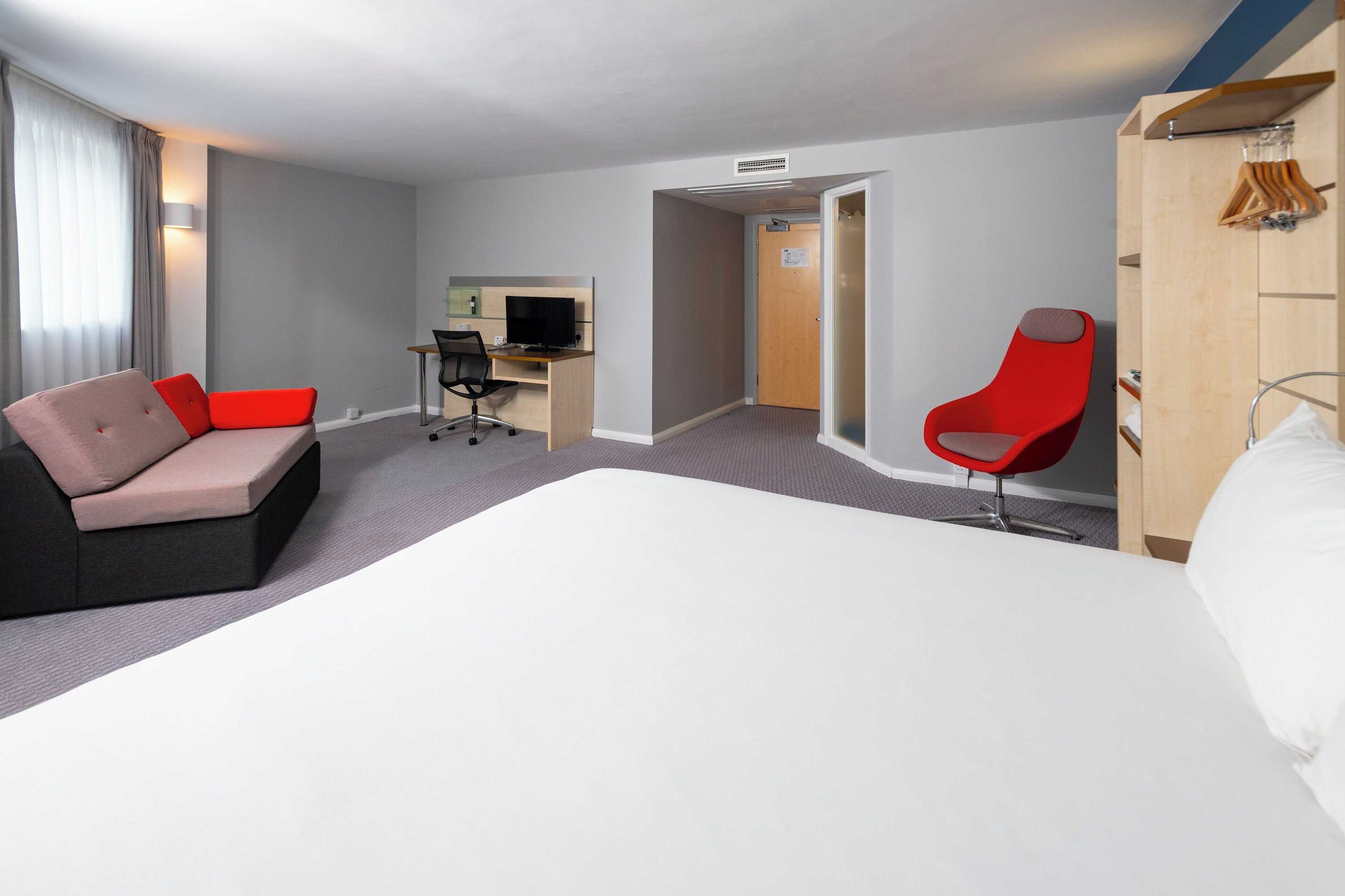 Gift card for Holiday Inn Express Swindon City Centre by Ihg Gift card for Holiday Inn Express Swindon City Centre by Ihg