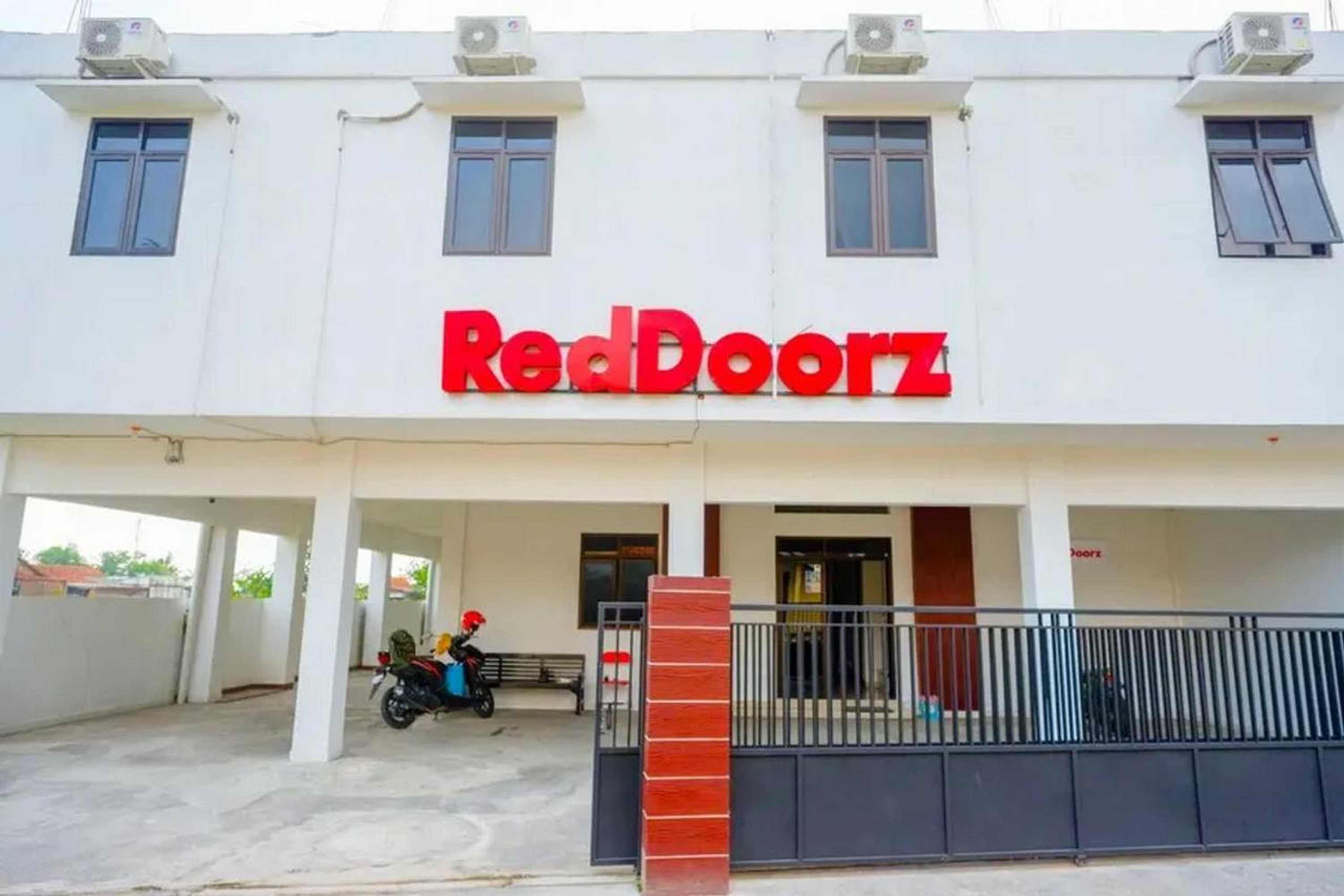 Gift card for Reddoorz Syariah Near Universitas Jenderal Soedirman 2 Gift card for Reddoorz Syariah Near Universitas Jenderal Soedirman 2