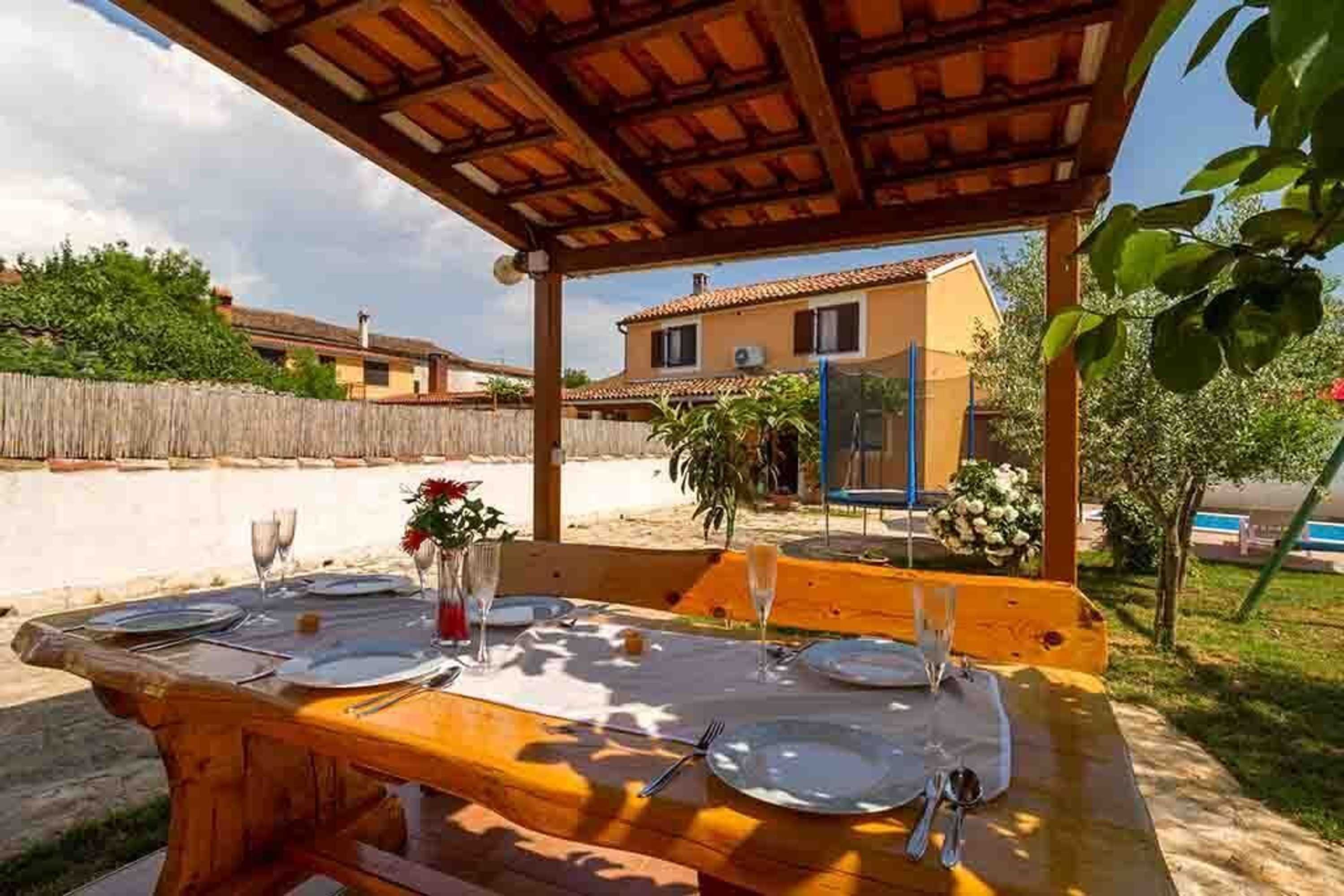 Gift card for Holiday House Emily With a Pool