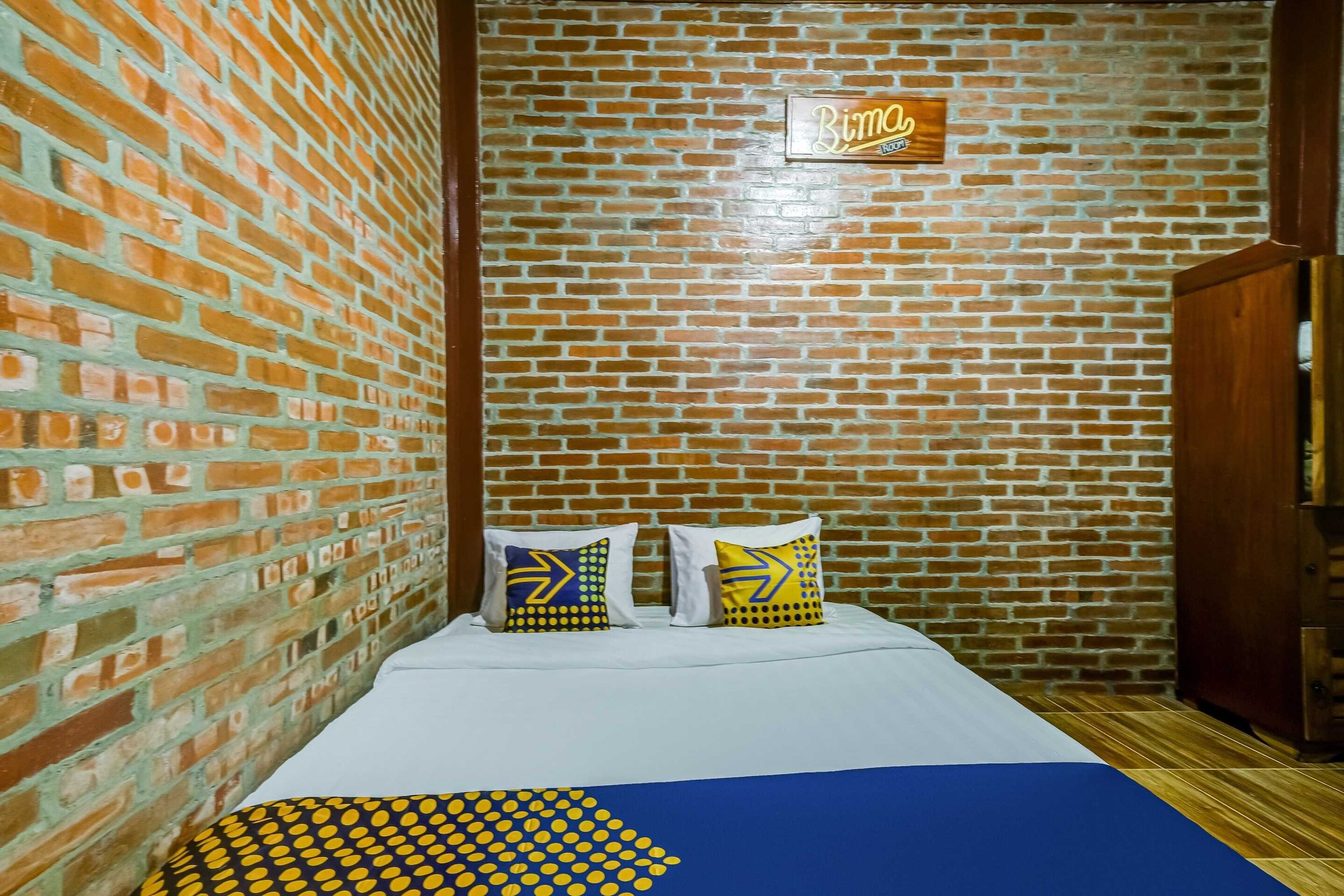 Gift card for Oyo Homes 90996 Desa Wisata Pulesari Syariah