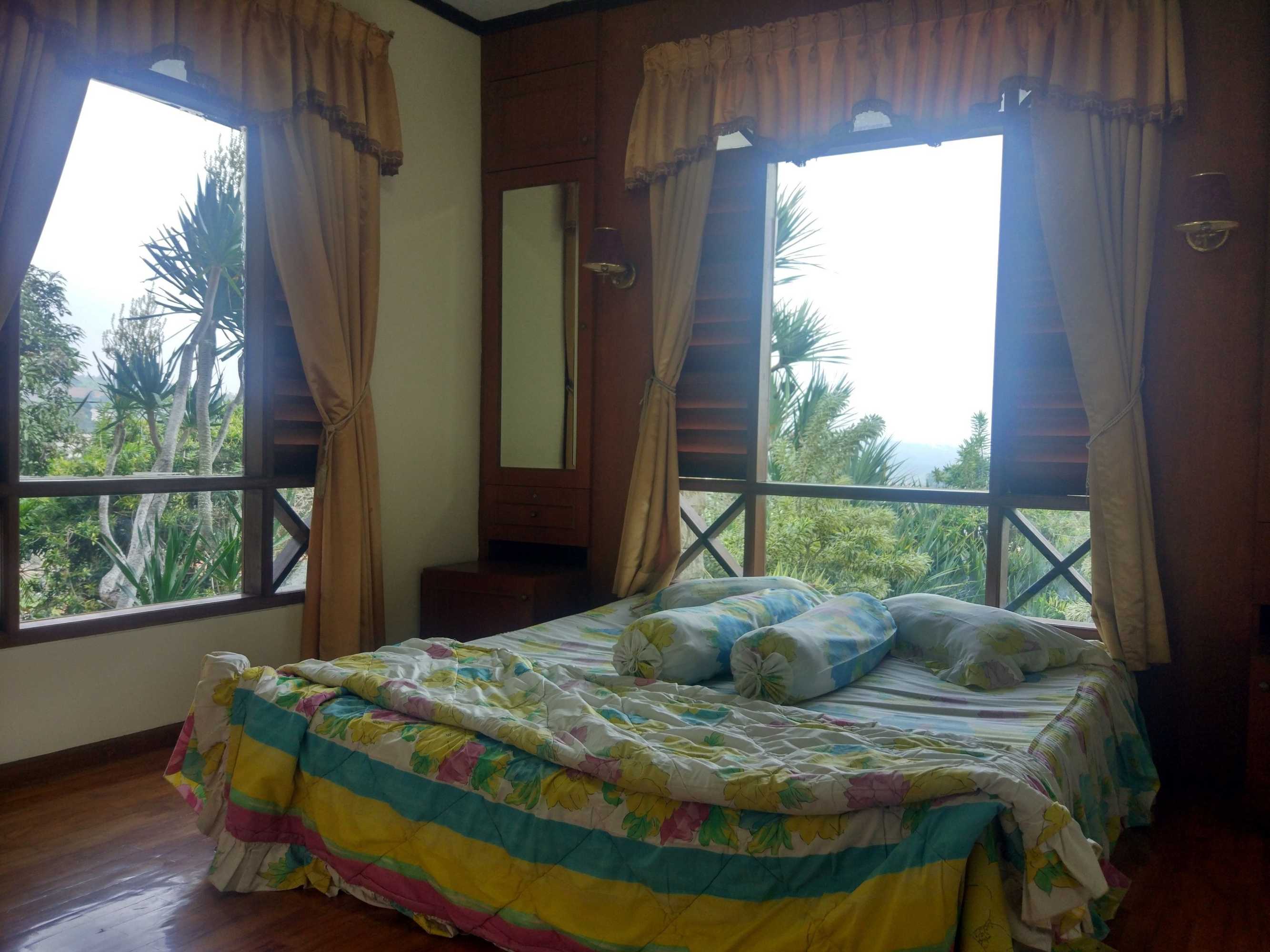 Gift card for Villa Beverly Hills Puncak For 50 Pax Gift card for Villa Beverly Hills Puncak For 50 Pax