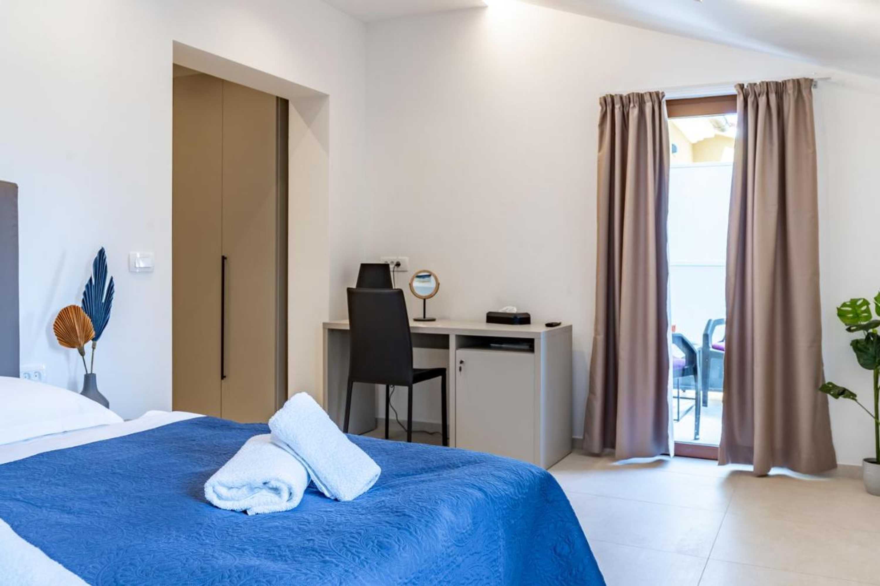 Gift card for Rooms With Free Parking