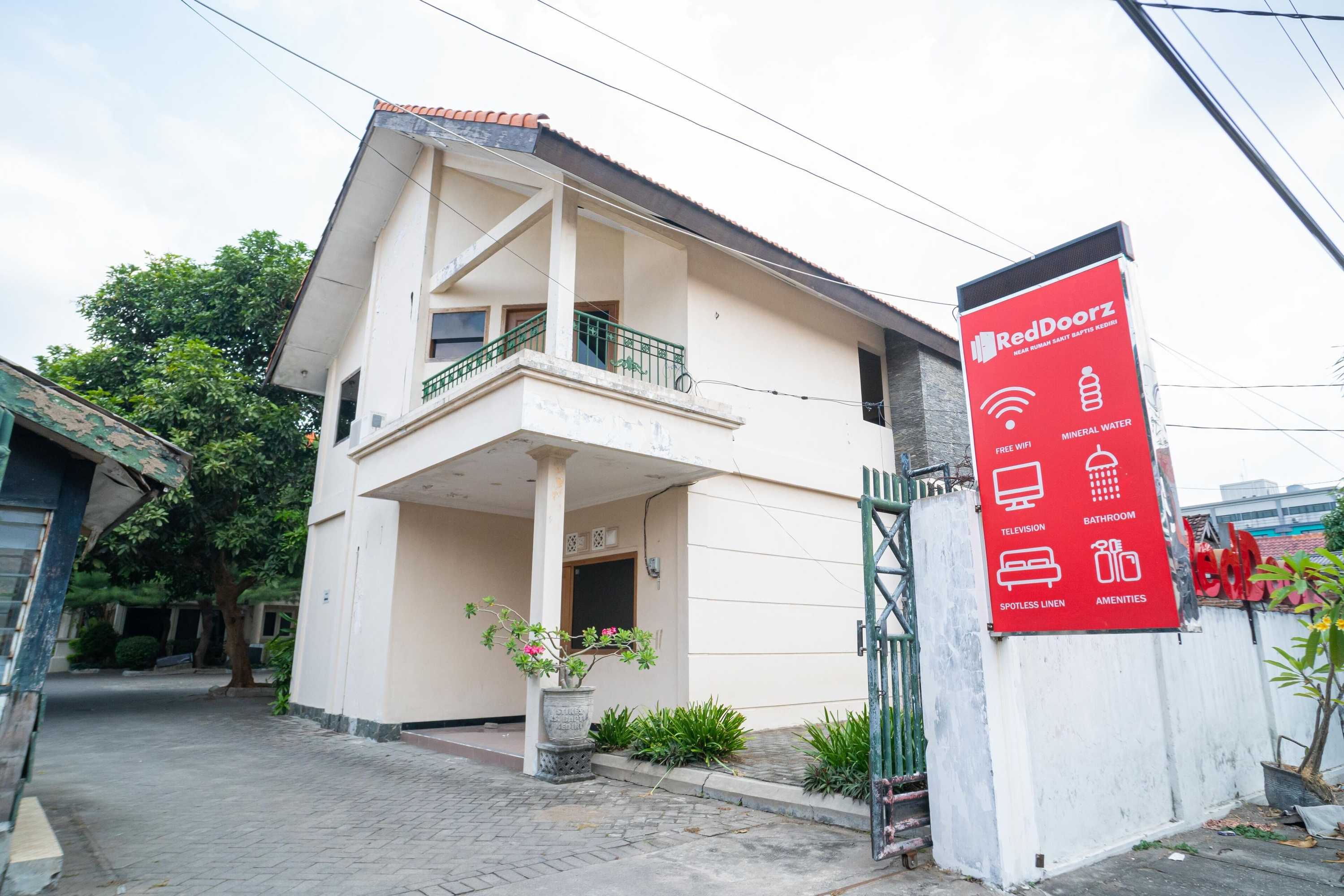 Gift card for Reddoorz Near Rumah Sakit Baptis Kediri Gift card for Reddoorz Near Rumah Sakit Baptis Kediri
