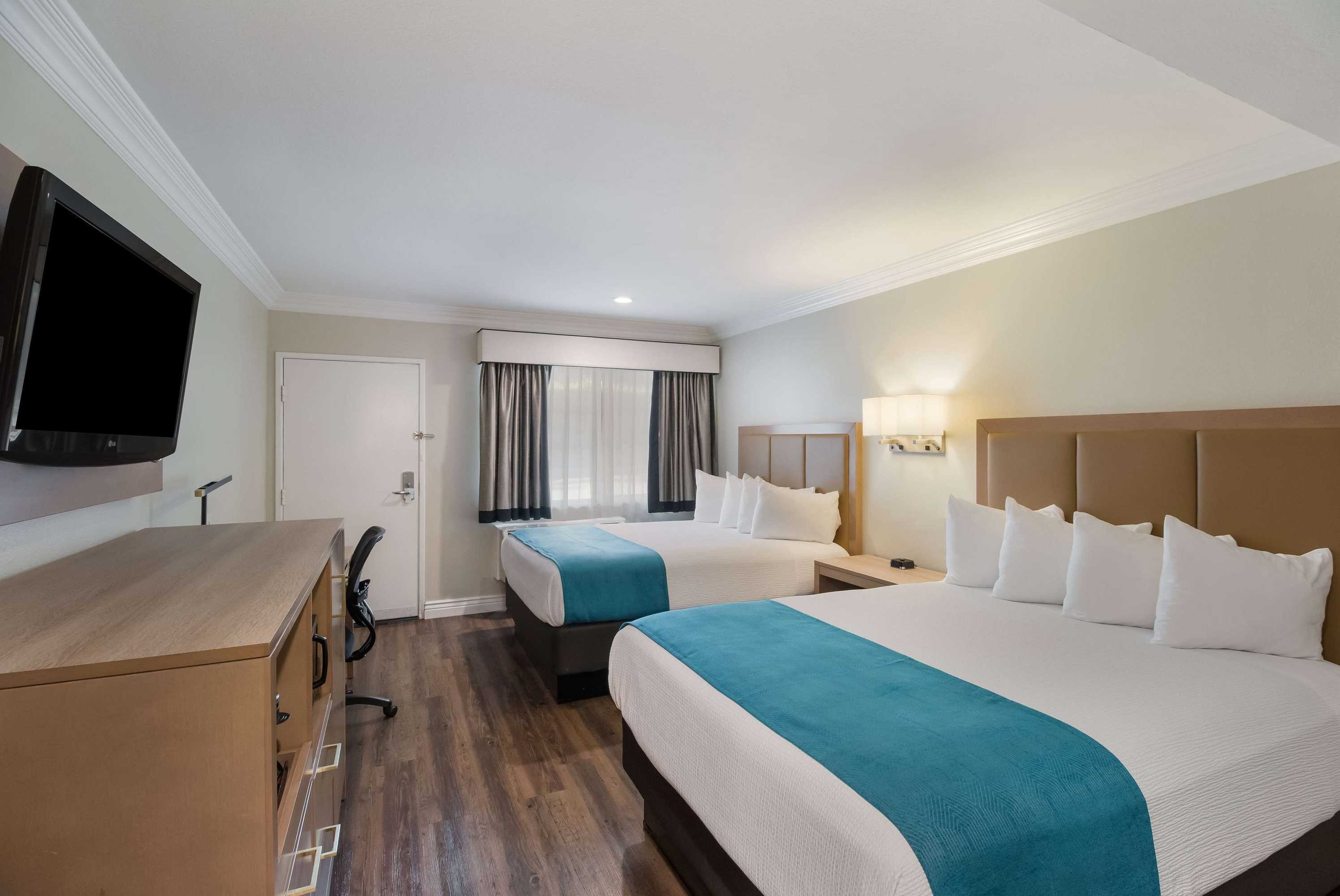 Gift card for Best Western Woodland Hills Inn Gift card for Best Western Woodland Hills Inn