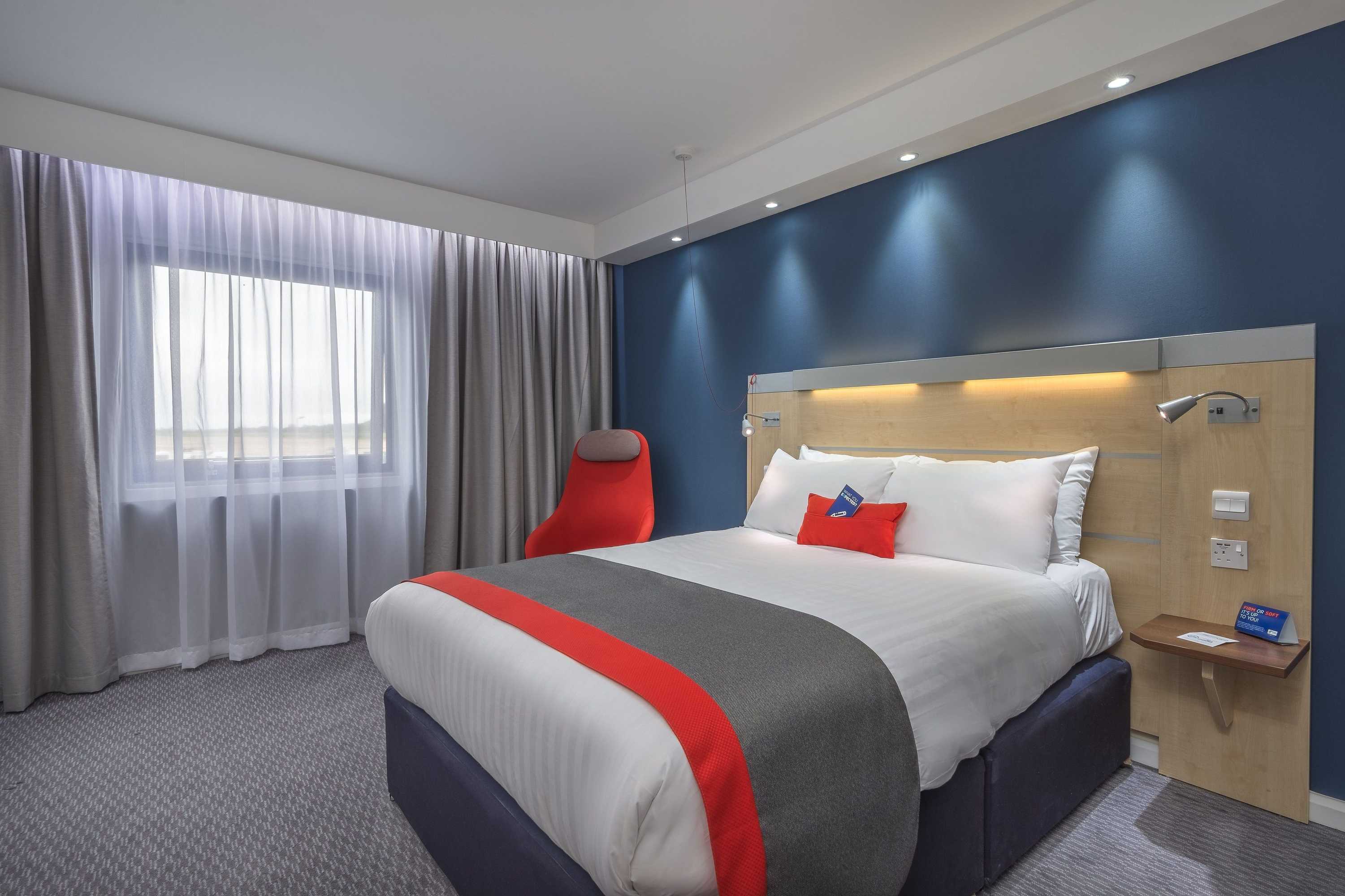 Gift card for Holiday Inn Express Kettering by Ihg Gift card for Holiday Inn Express Kettering by Ihg