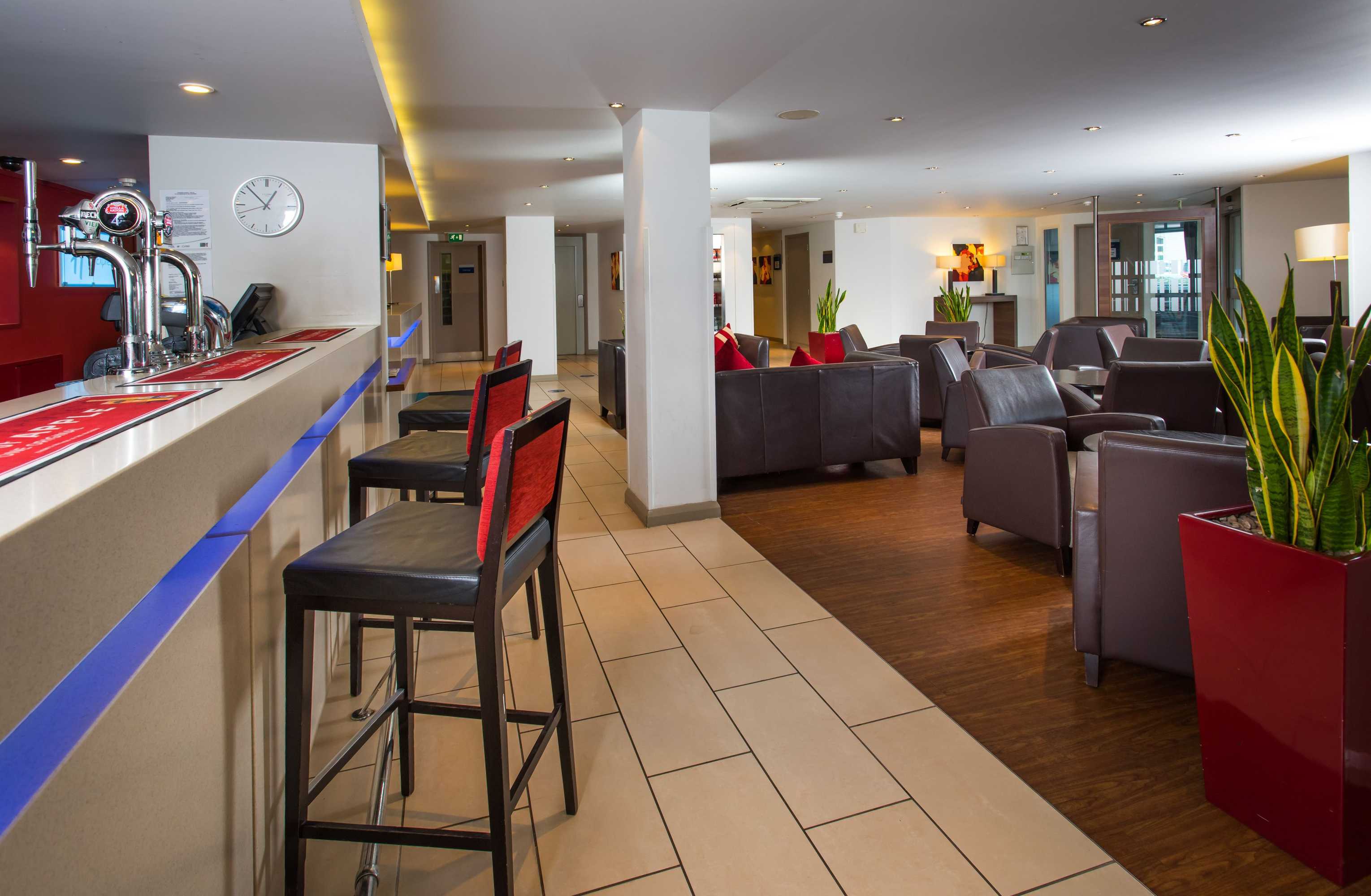 Gift card for Holiday Inn Express Warwick - Stratford-Upon-Avon by Ihg Gift card for Holiday Inn Express Warwick - Stratford-Upon-Avon by Ihg