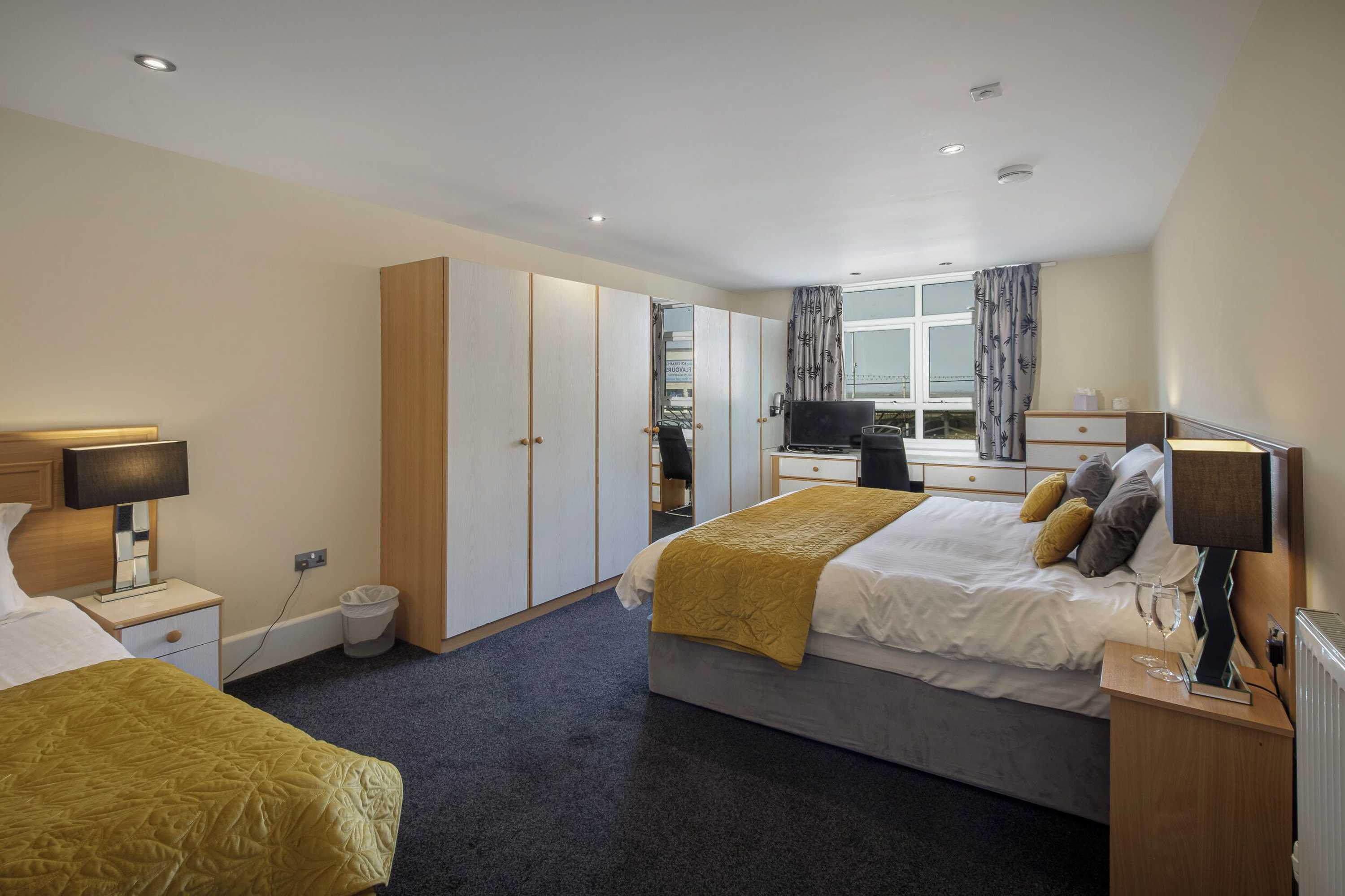 Gift card for Queens Mansions: Lakeland Suite