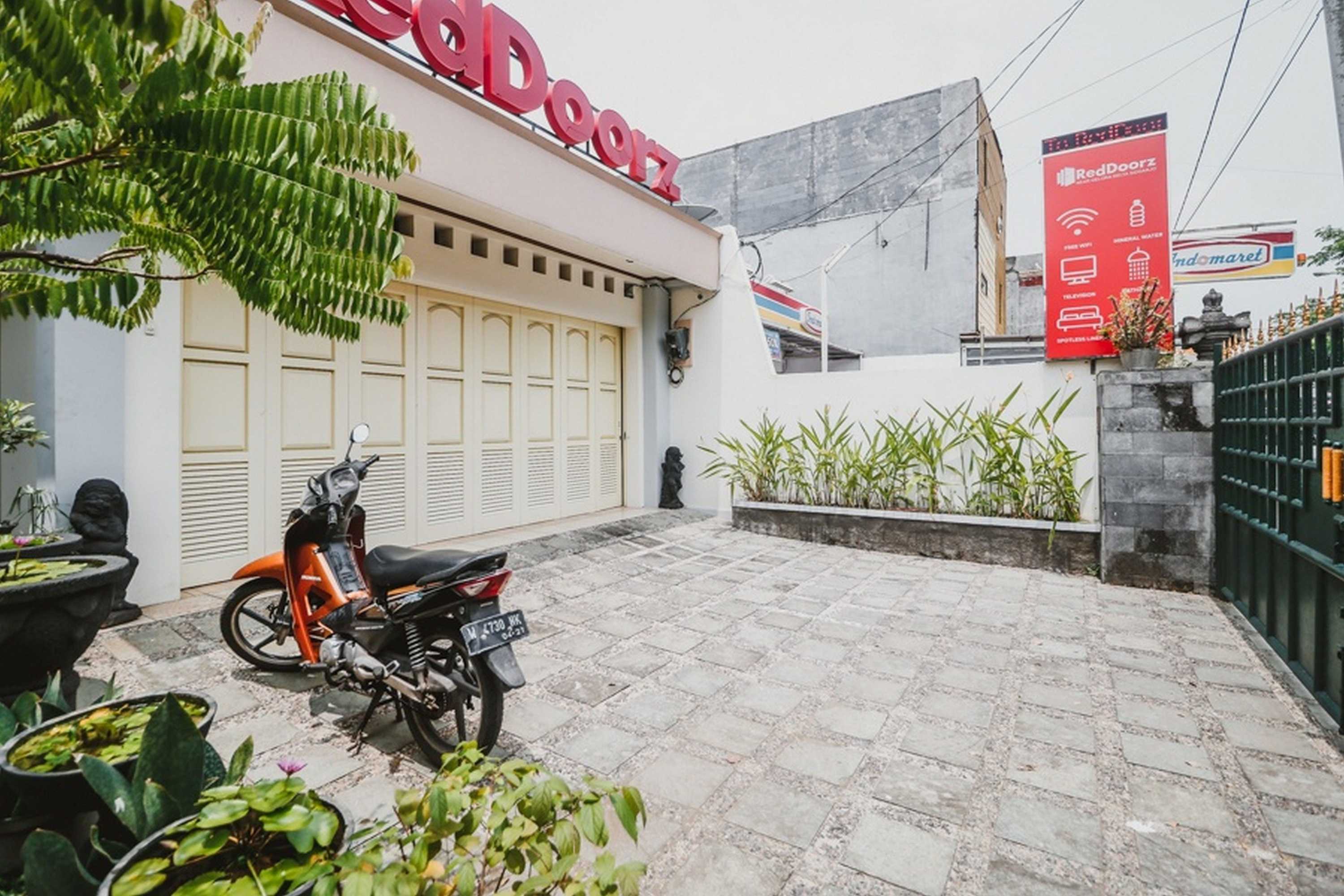 Gift card for Reddoorz Syariah Near Gelora Delta Sidoarjo Gift card for Reddoorz Syariah Near Gelora Delta Sidoarjo
