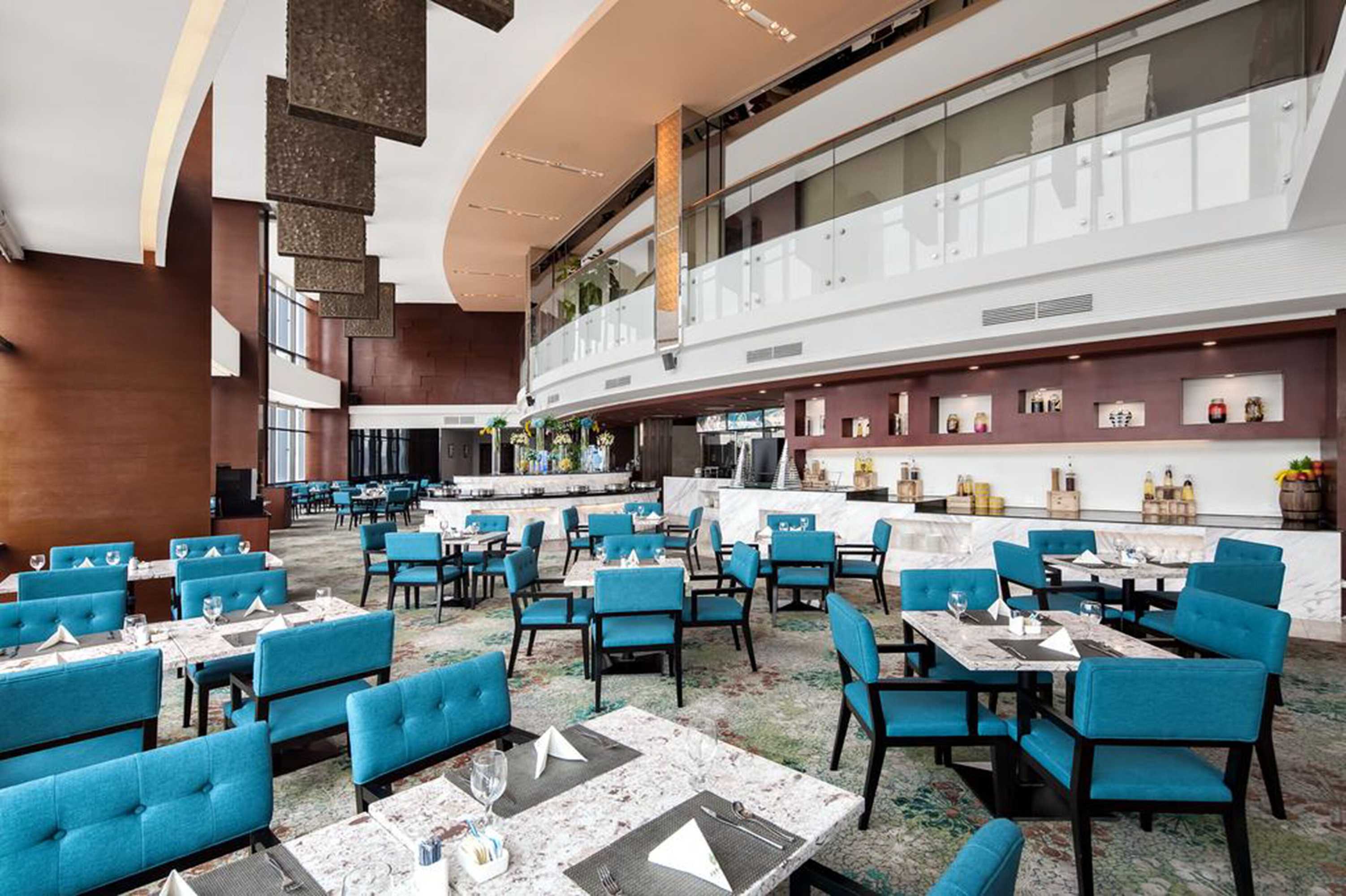 Gift card for Huaqiang Plaza Hotel Shenzhen, Enjoy Complimentary Mini Bar & Night Snack, Add Breakfast - Enjoy Complimentary Afternoon Tea Gift card for Huaqiang Plaza Hotel Shenzhen, Enjoy Complimentary Mini Bar & Night Snack, Add Breakfast - Enjoy Complimentary Afternoon Tea
