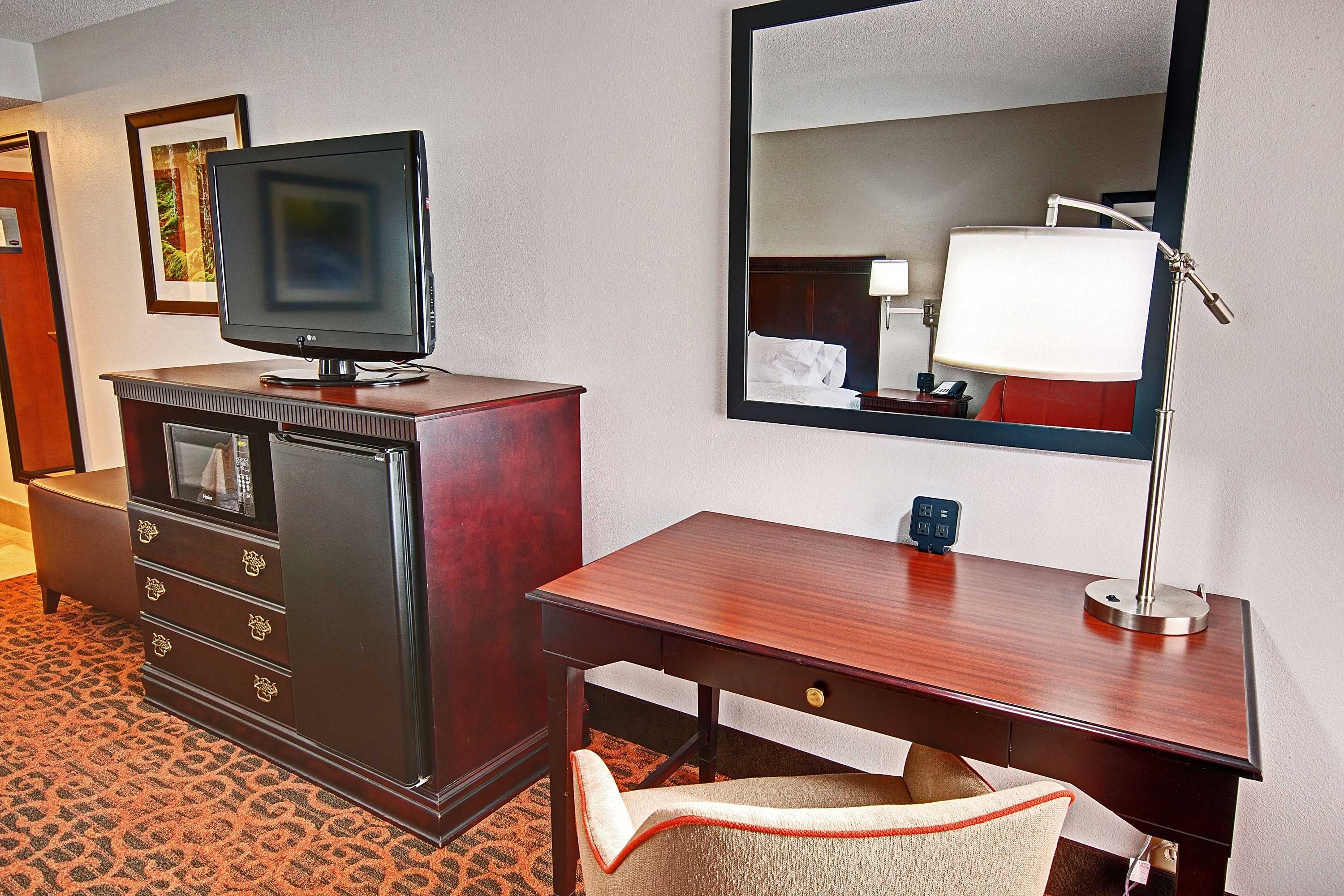 Gift card for Hampton Inn Parkersburg-Mineral Wells Gift card for Hampton Inn Parkersburg-Mineral Wells