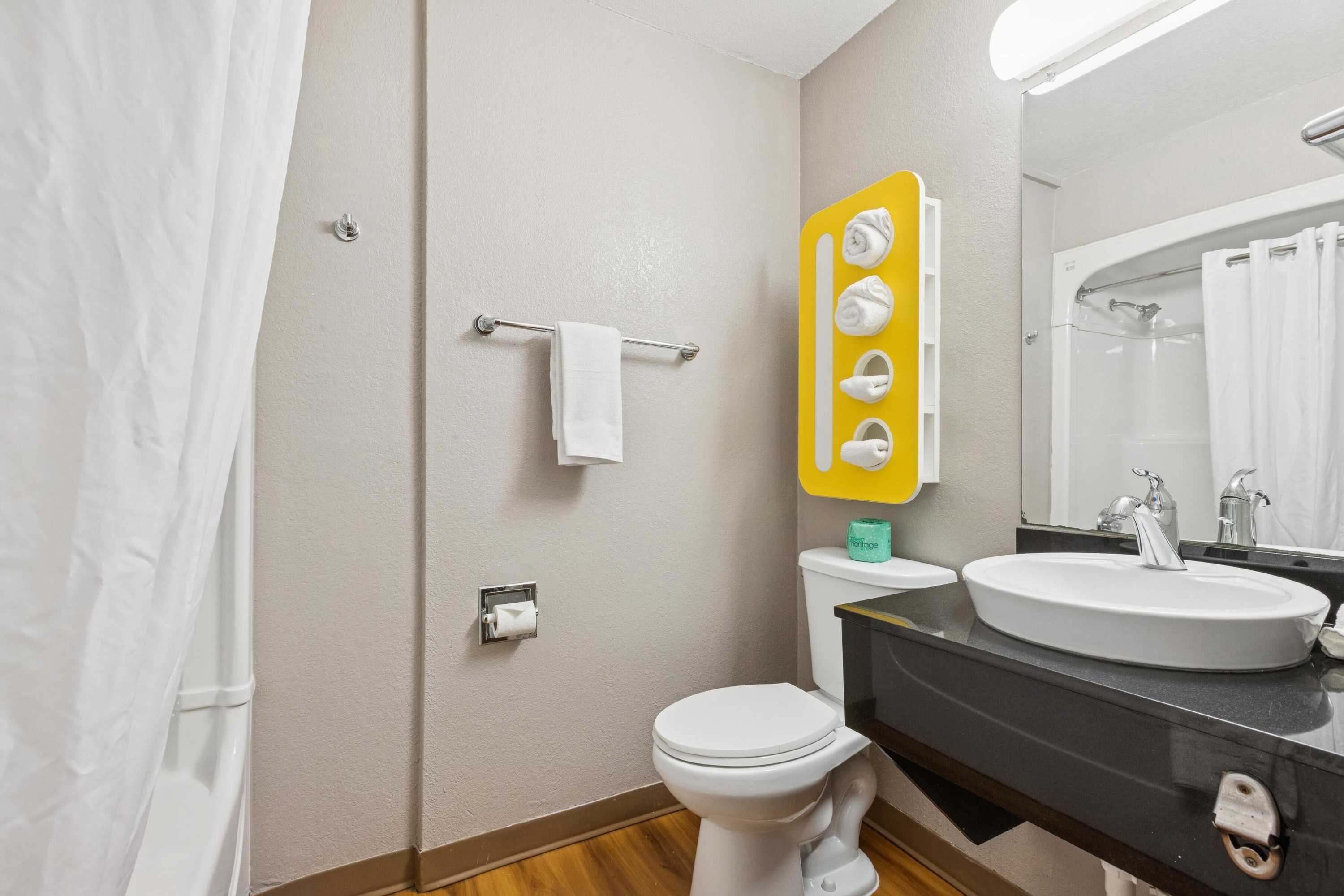 Gift card for Motel 6 Piscataway, NJ