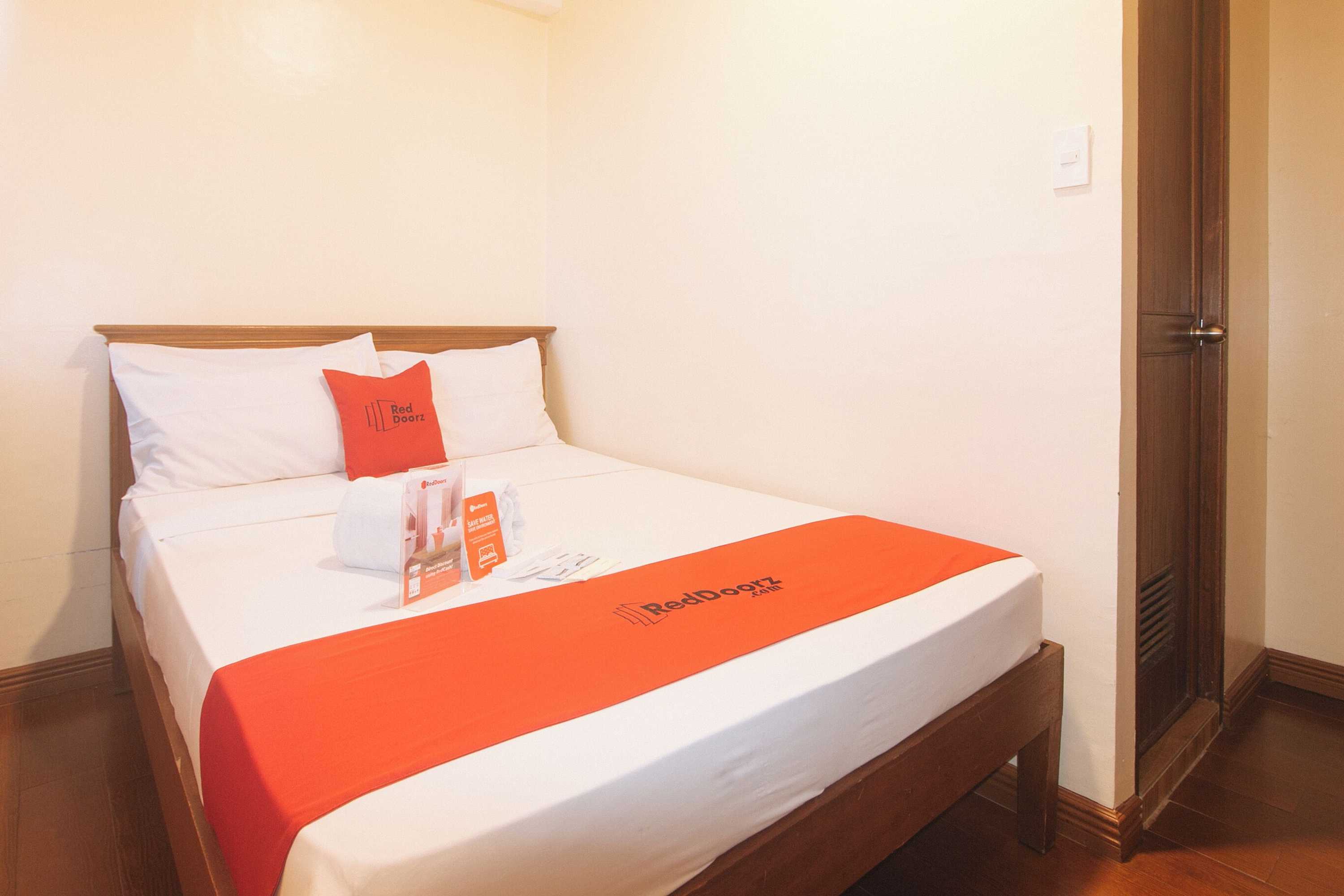 Gift card for Reddoorz @ Moonwalk Paranaque Gift card for Reddoorz @ Moonwalk Paranaque