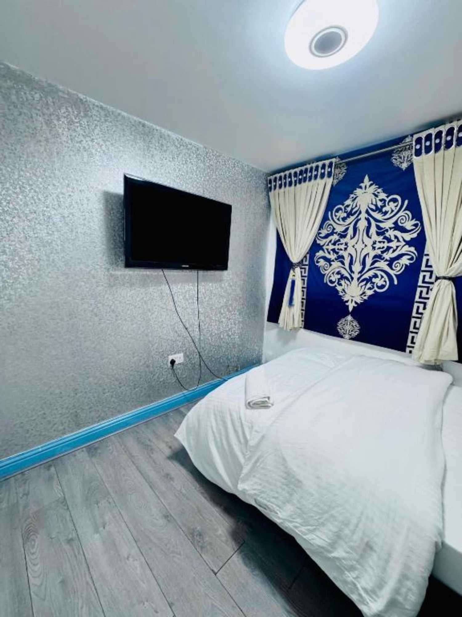 Gift card for Oyo Unique Private Rooms - Bolton Central, Free Parking