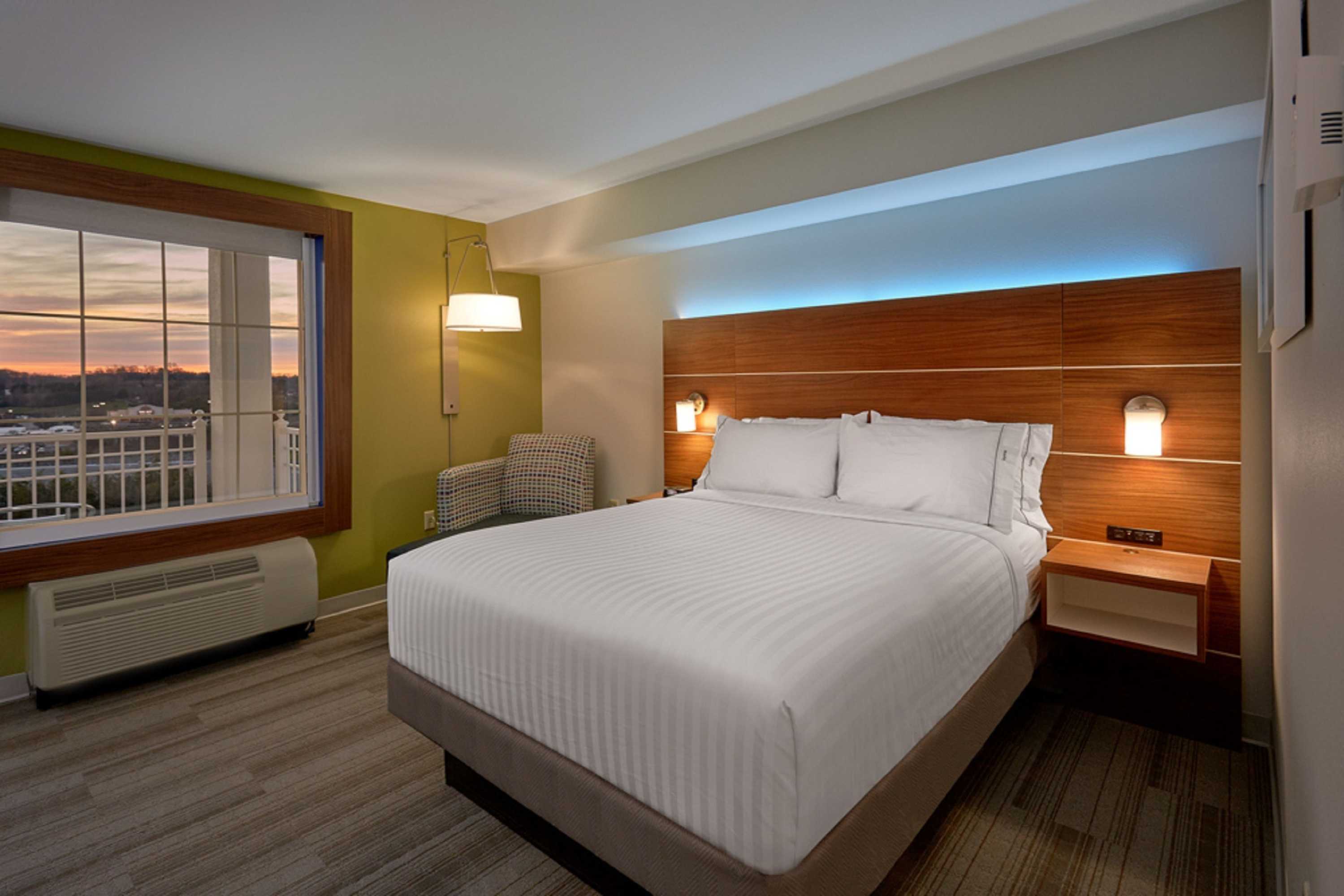 Gift card for Holiday Inn Express And Suites Pigeon Forge Sevierville by Ihg Gift card for Holiday Inn Express And Suites Pigeon Forge Sevierville by Ihg